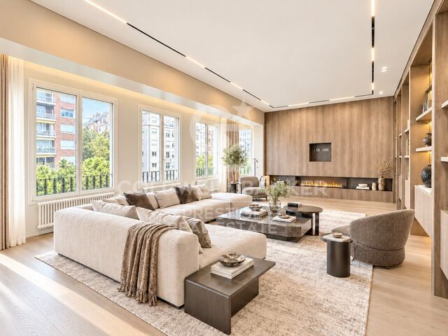 Exclusiva vivienda reformada frente al Turó Park: elegancia, amplitud y privacidad en una ubicación