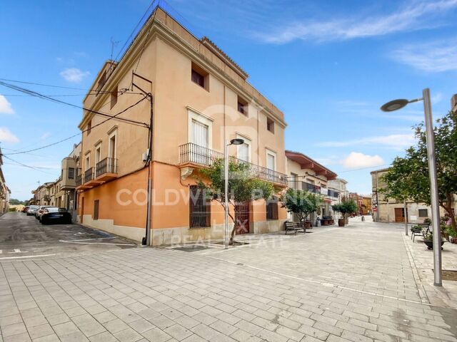 Grande maison avec de multiples possibilités à Garriguella