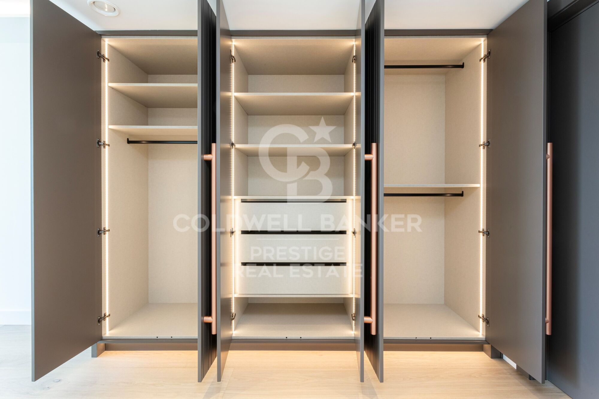 EXKLUSIVE LUXUSRESIDENZ IN PEDRALBES, BARCELONA