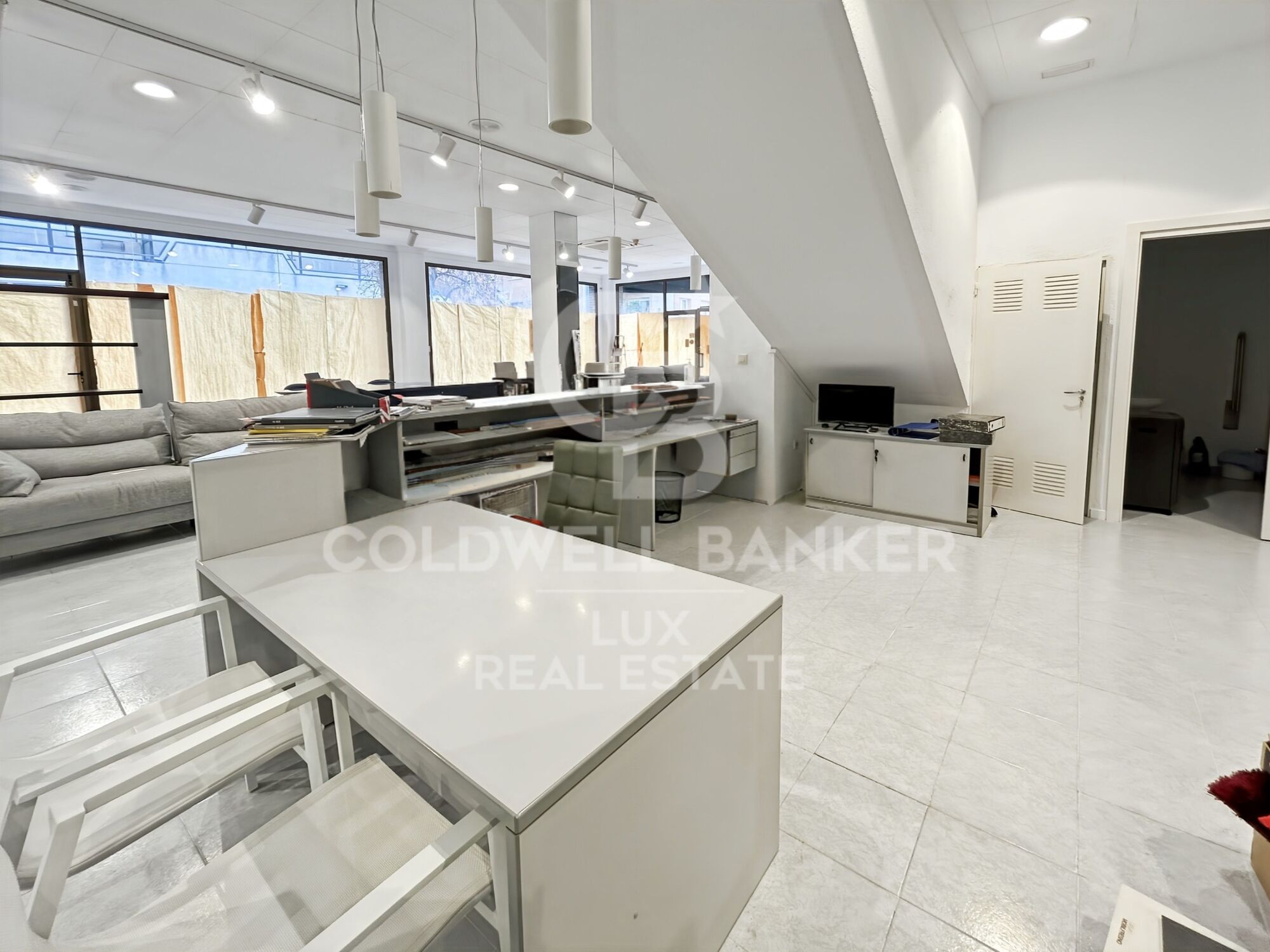 Modular commercial space with basement