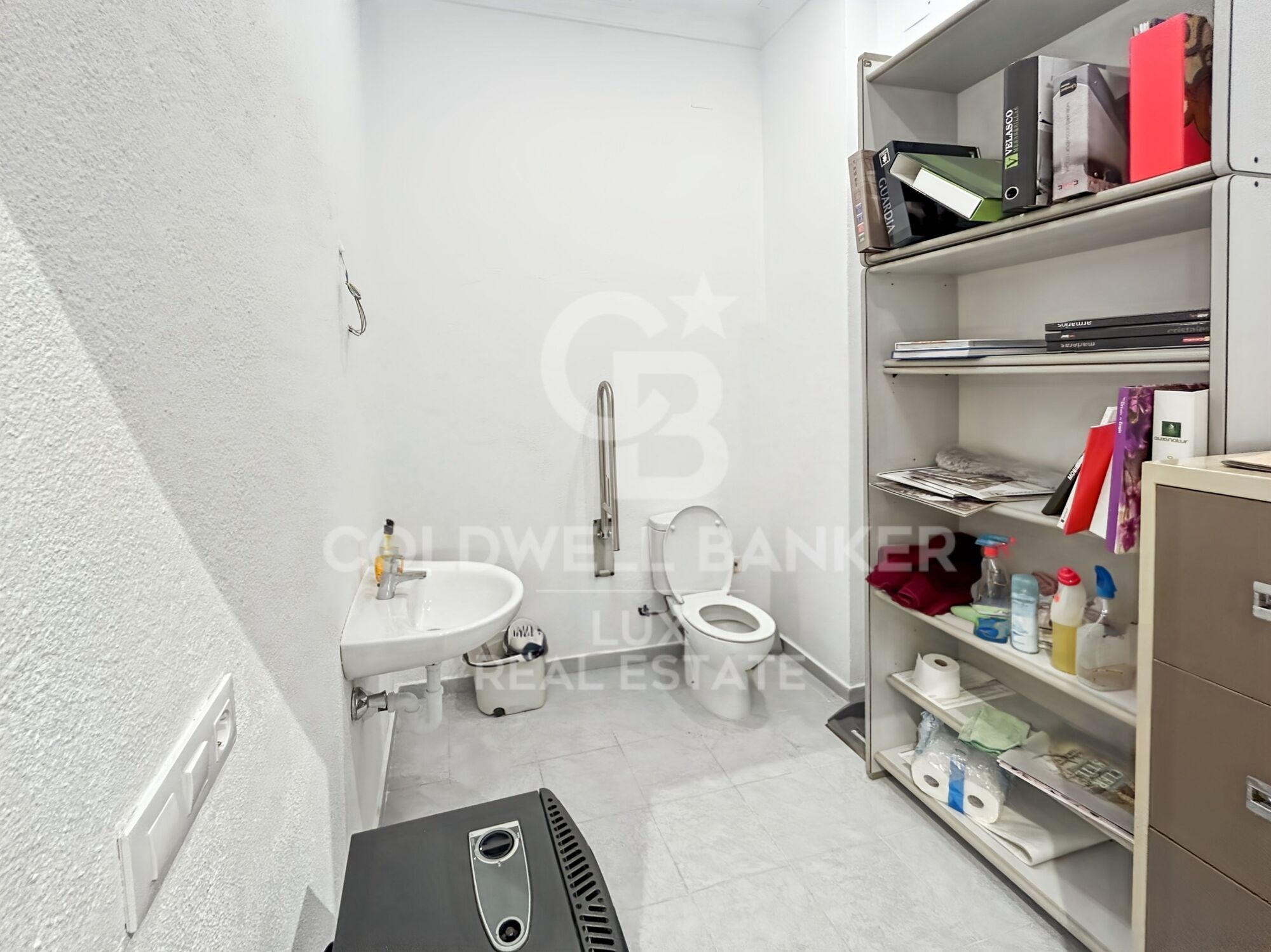 Modular commercial space with basement