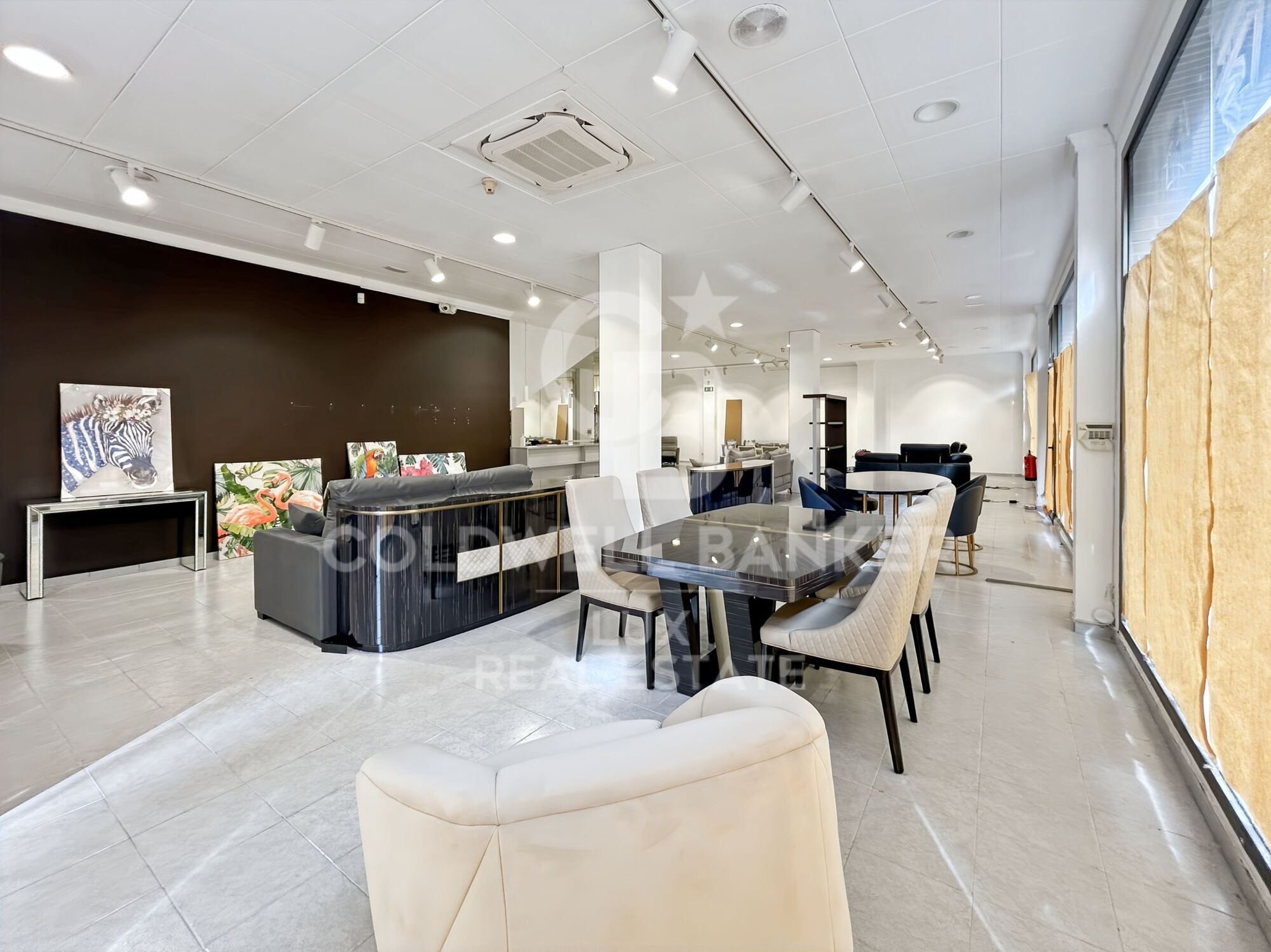 Modular commercial space with basement