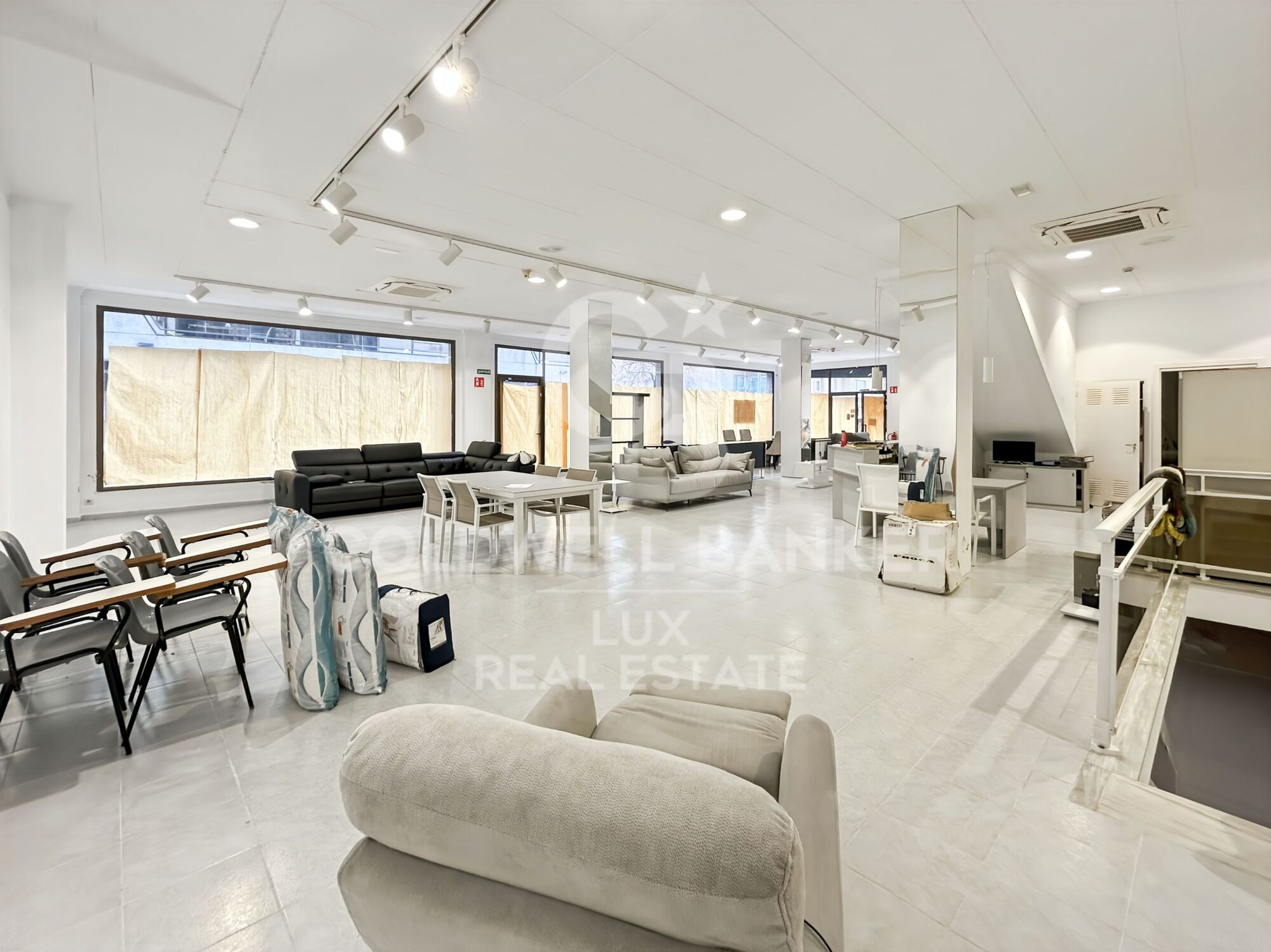 Local comercial modular con sótano