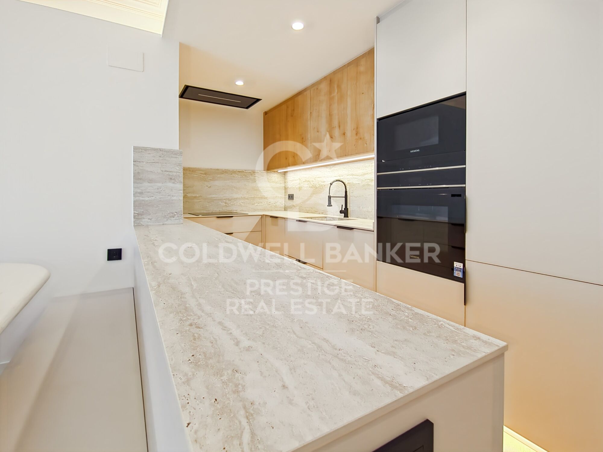 Spectacular apartment with a terrace in a classic building. 'cuadrado de oro. 'La Dreta de l'Eixample', Barcelona