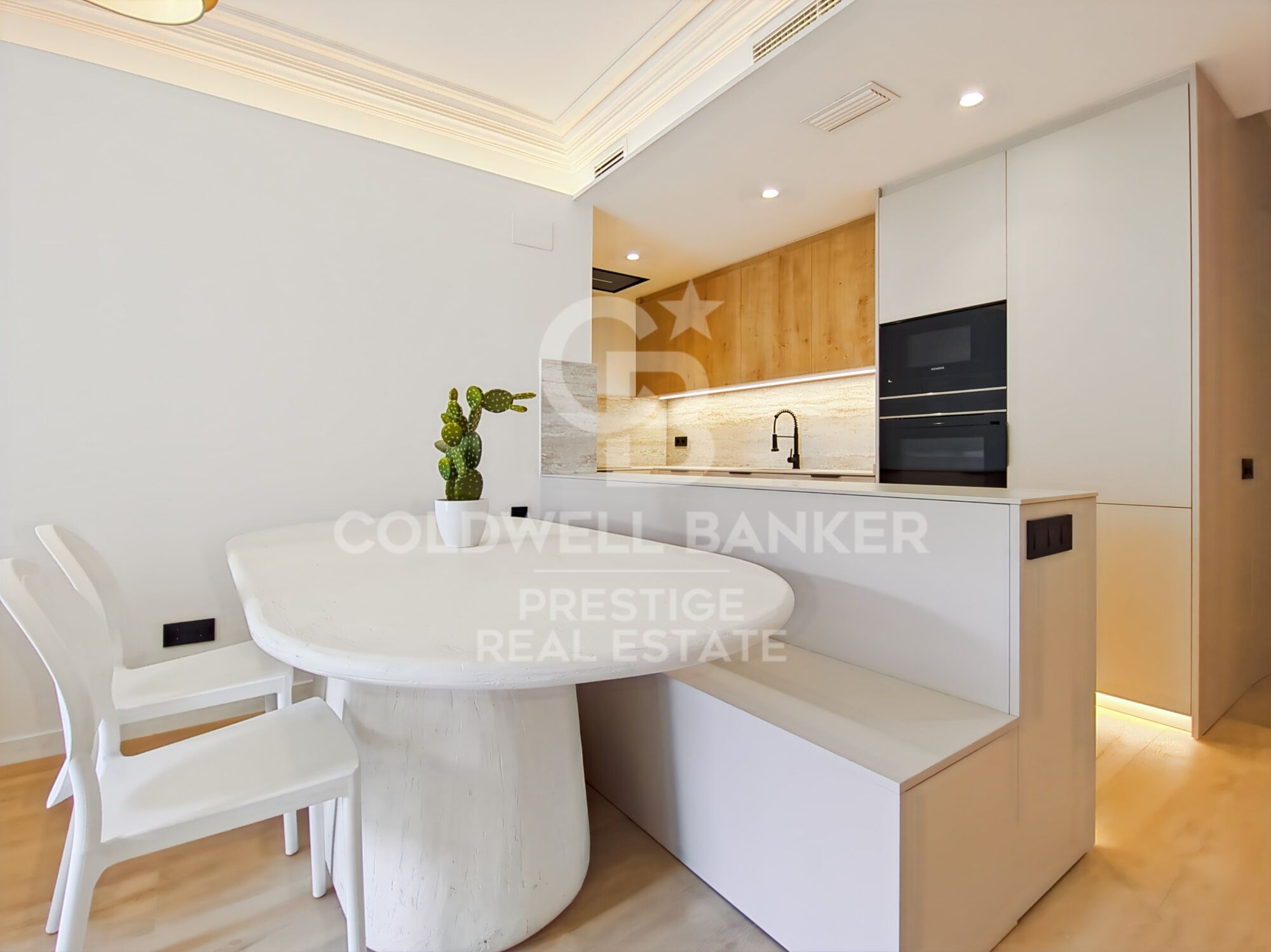 Spectacular apartment with a terrace in a classic building. 'cuadrado de oro. 'La Dreta de l'Eixample', Barcelona