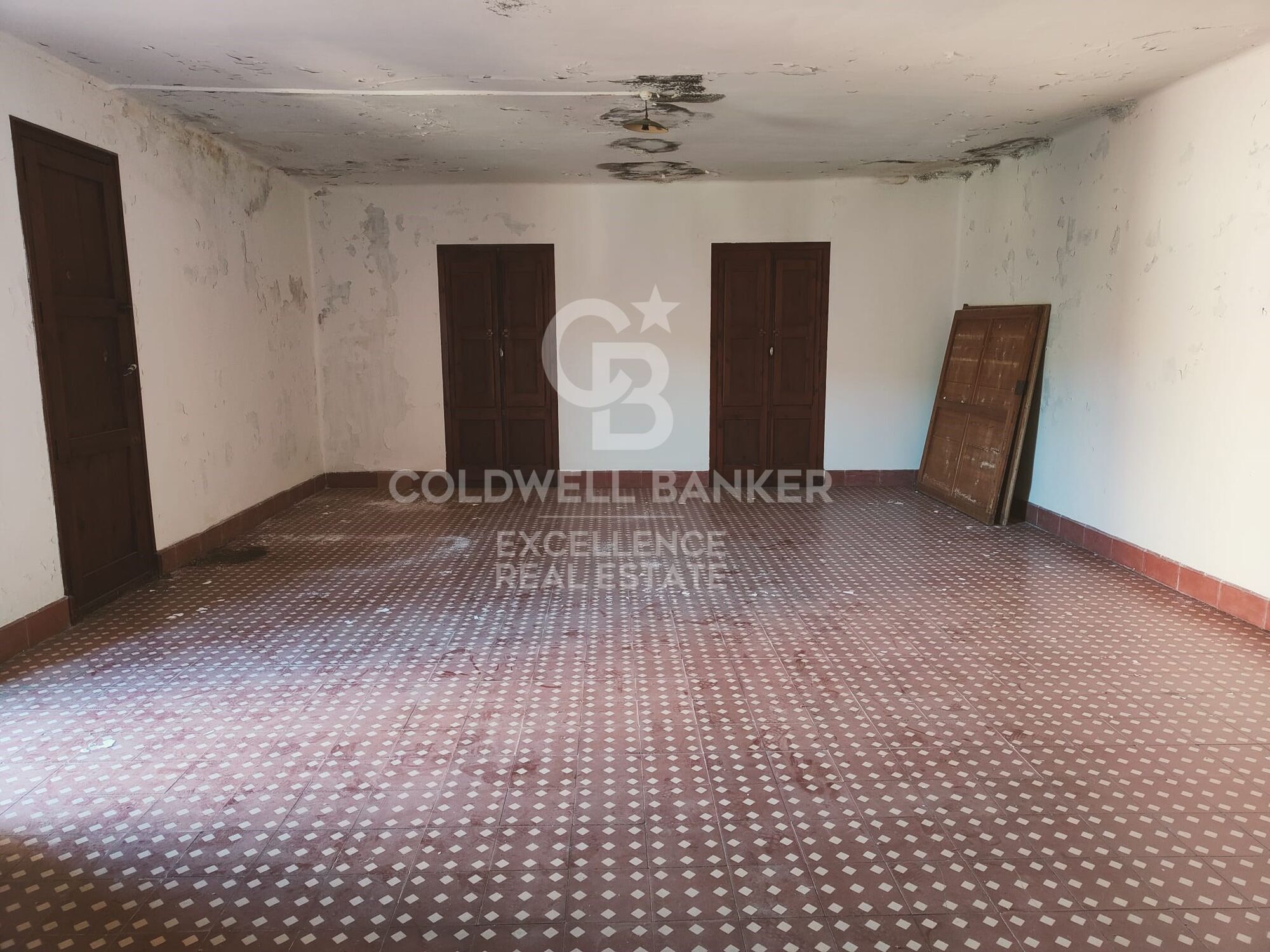 Impressive House in Montanejos to Renovate - Ideal for a Hotel Project