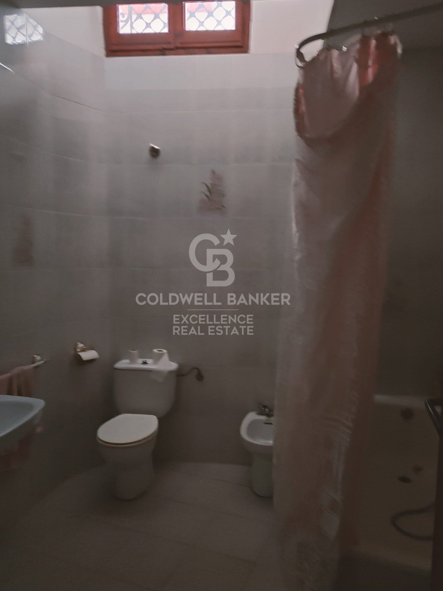 Impressive House in Montanejos to Renovate - Ideal for a Hotel Project