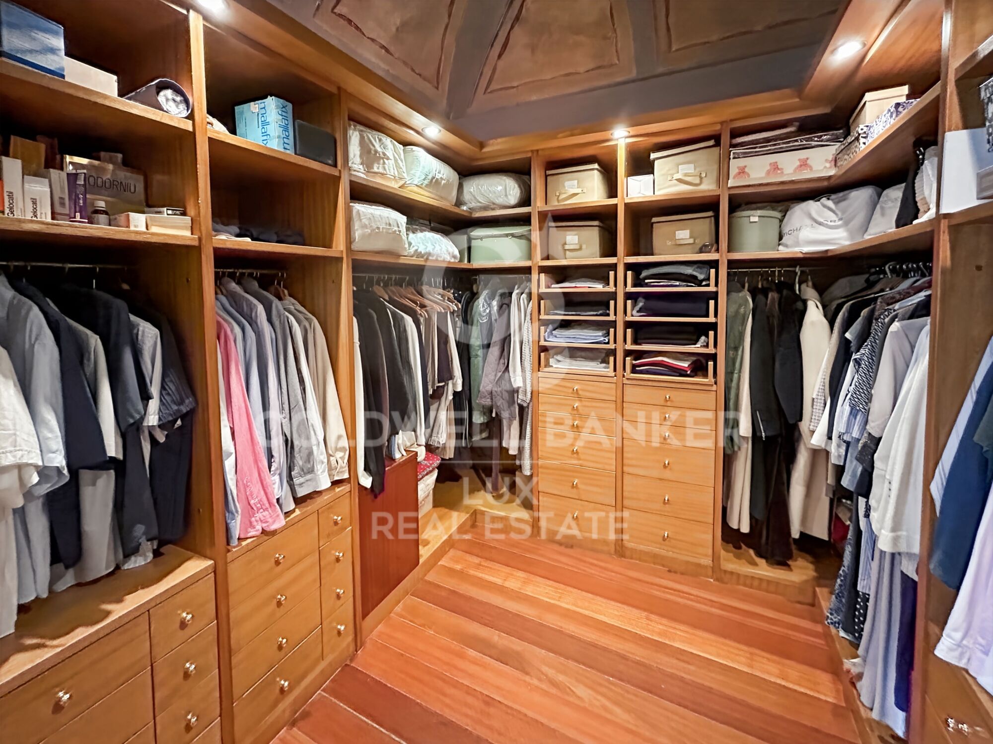 Elegantes Haus aus dem achtzehnten Jahrhundert zum Verkauf in Castelló d'Empúries, Costa Brava