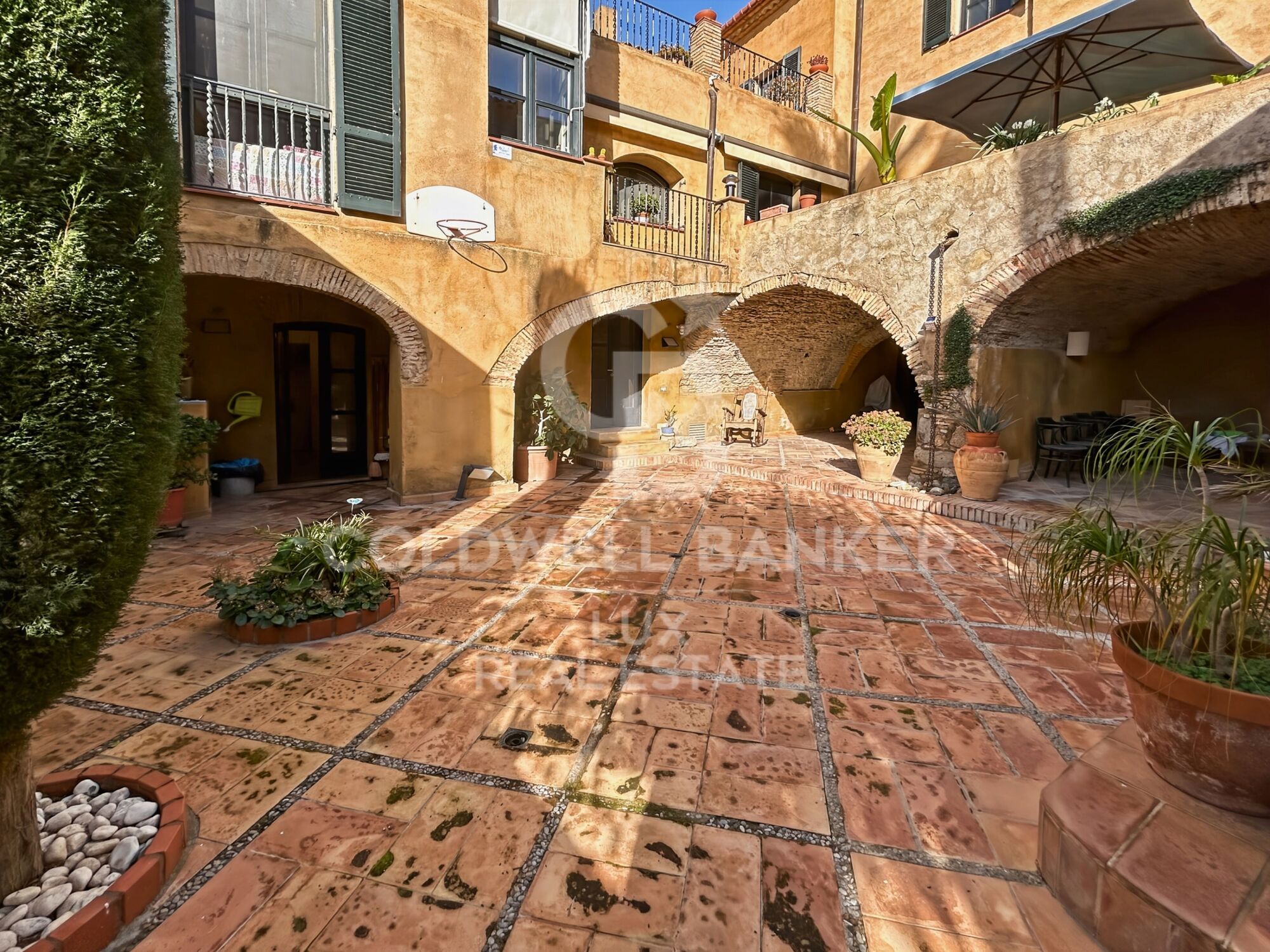 Elegant eighteenth-century house for sale in Castelló d'Empúries, Costa Brava