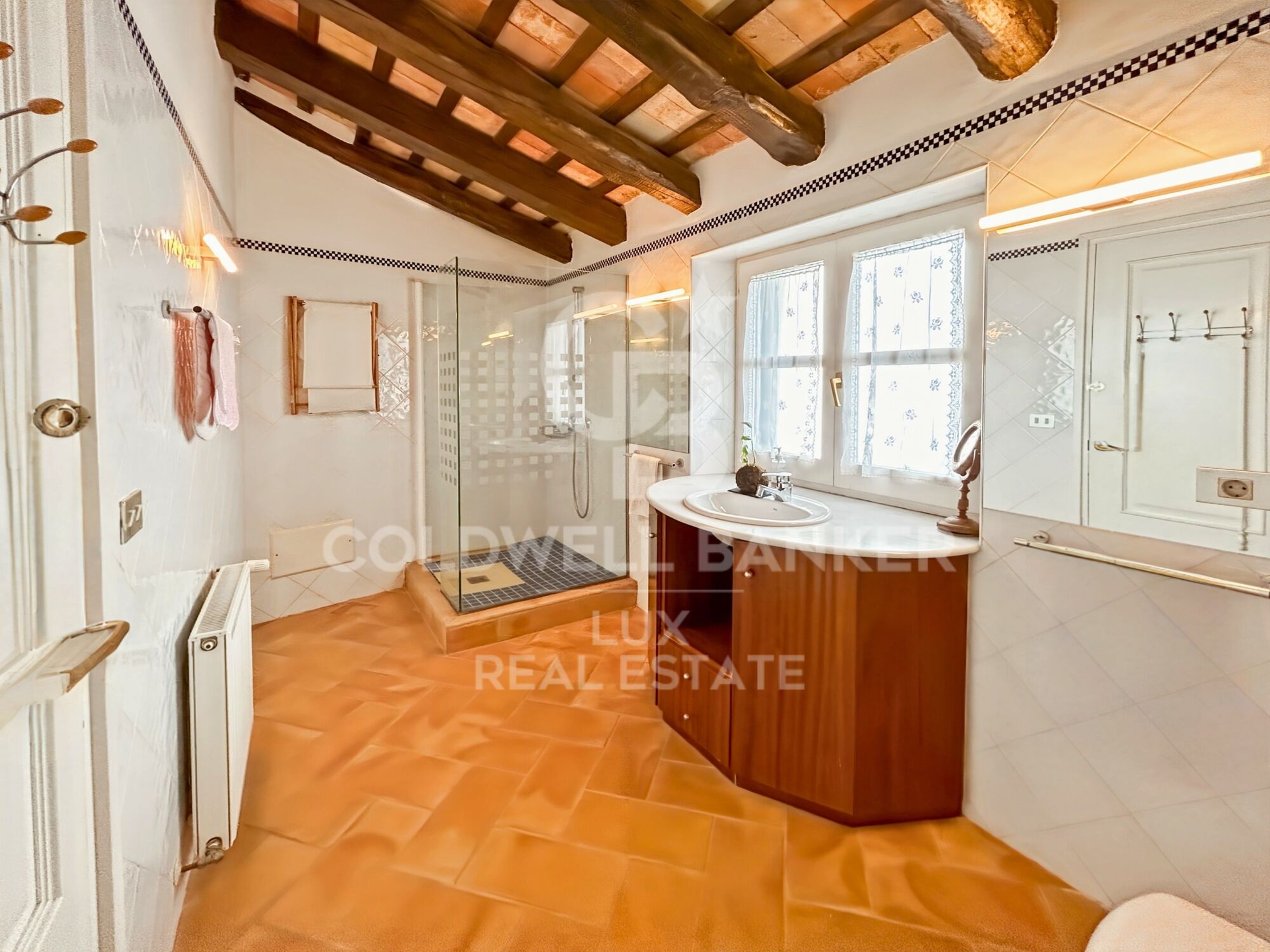 Elegantes Haus aus dem achtzehnten Jahrhundert zum Verkauf in Castelló d'Empúries, Costa Brava