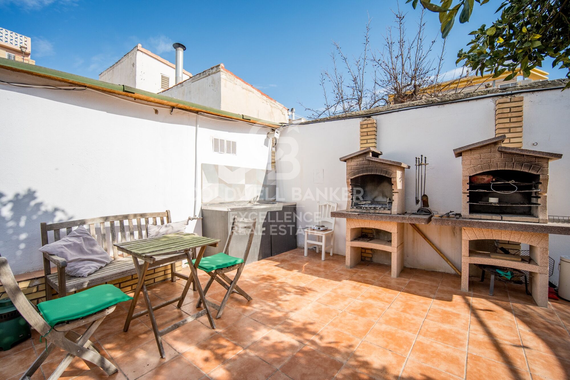 Hostel with Tourist License, High Profitability and Strategic Location in Valencia