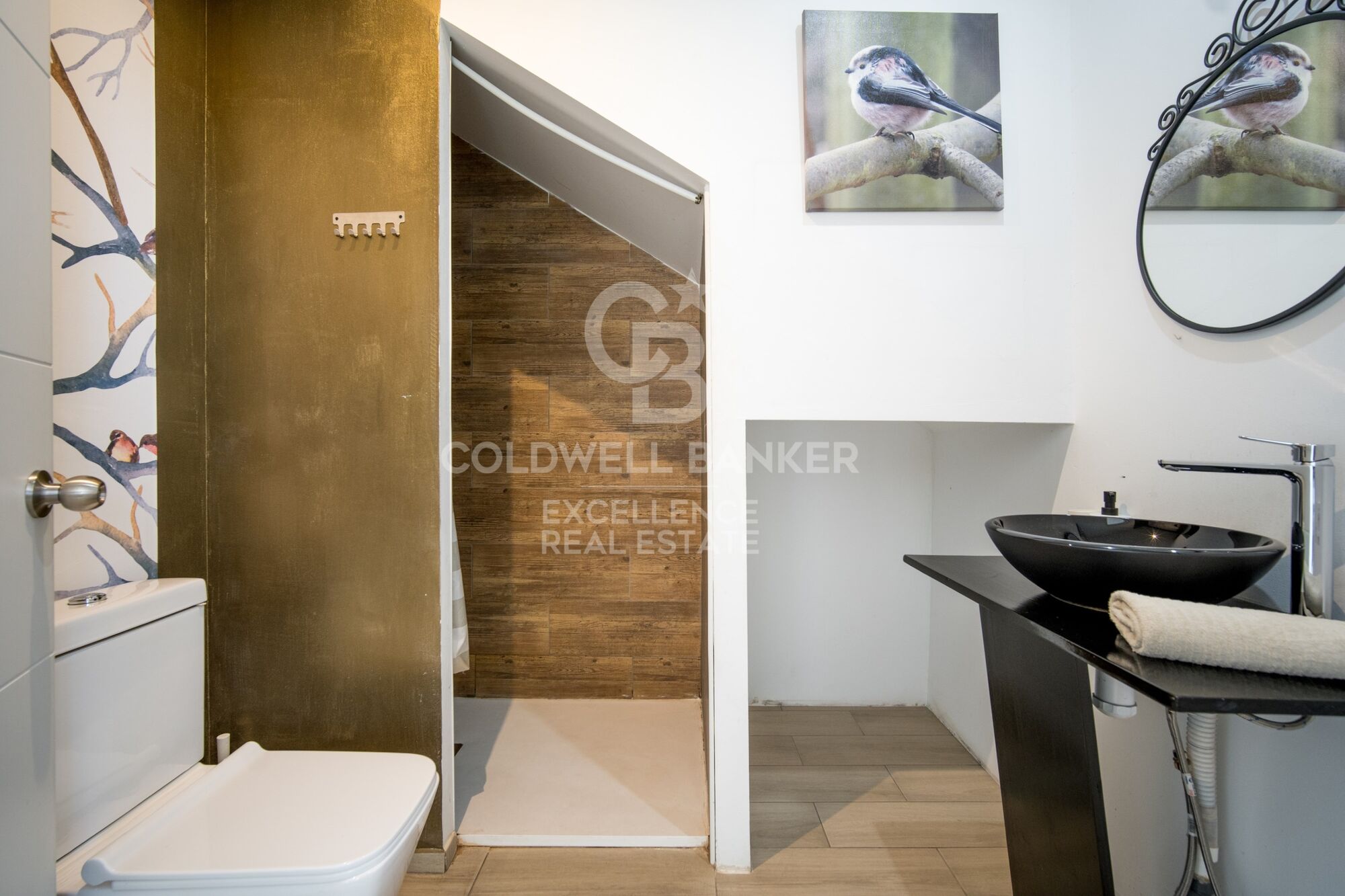 Hostal con licencia turística y rentabilidad del 10% en Valencia.
