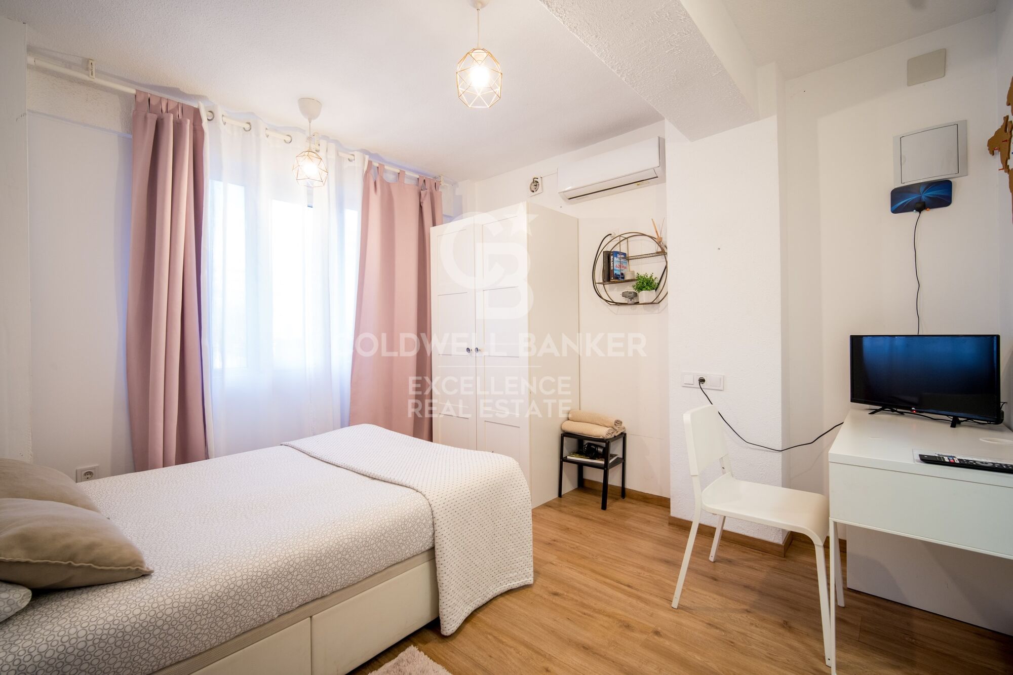 Tourist hostel with tourist license and 10% roi in Valencia.