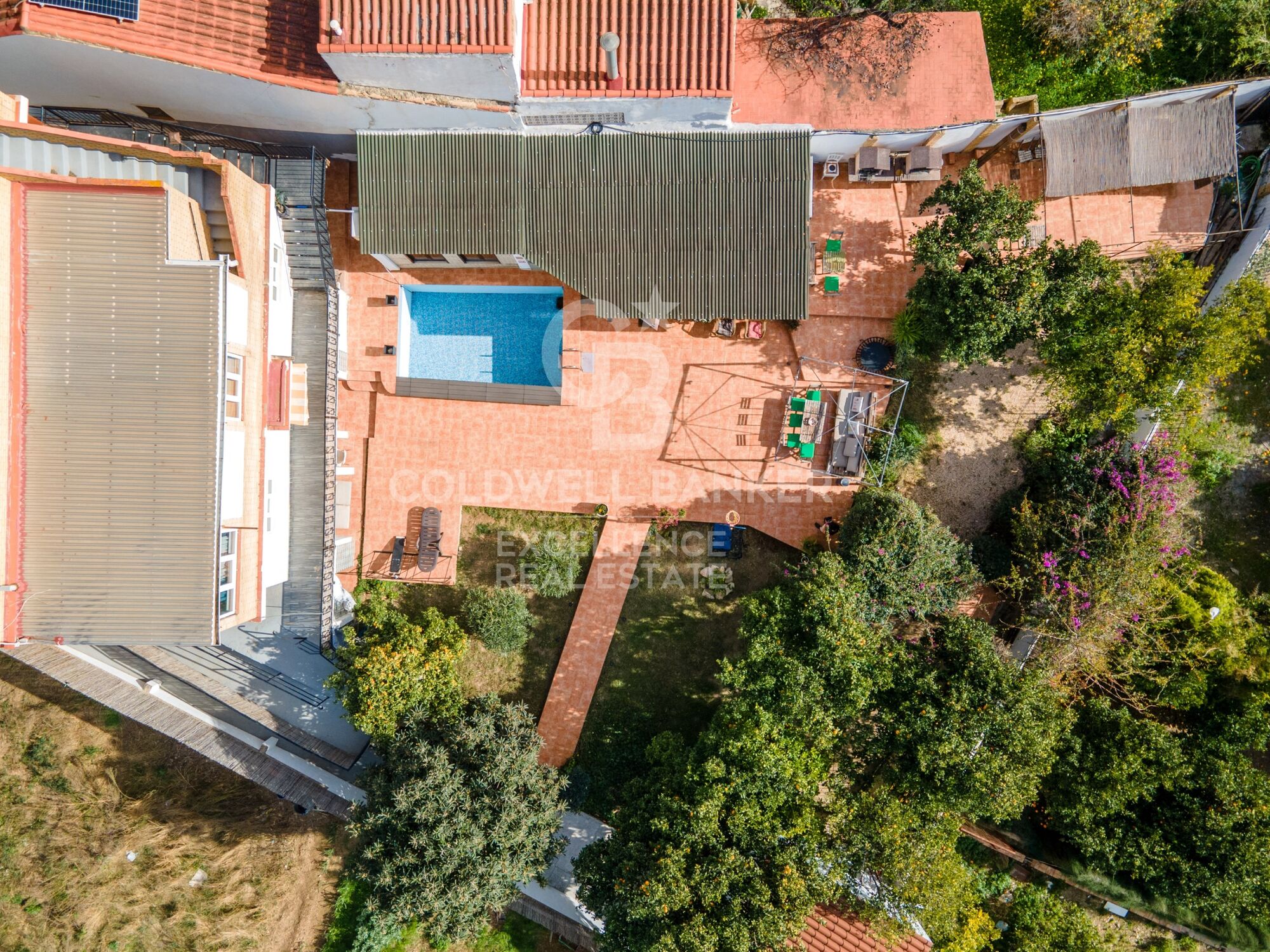 Tourist hostel with tourist license and 10% roi in Valencia.