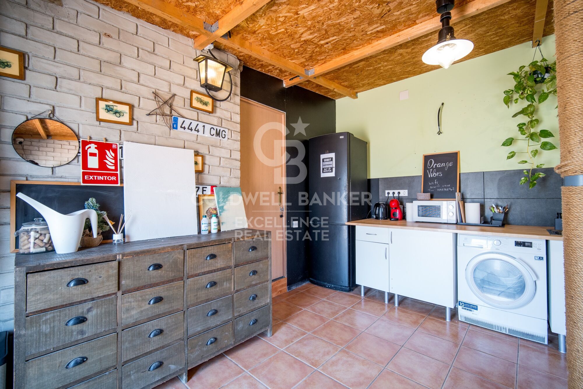 Tourist hostel with tourist license and 10% roi in Valencia.