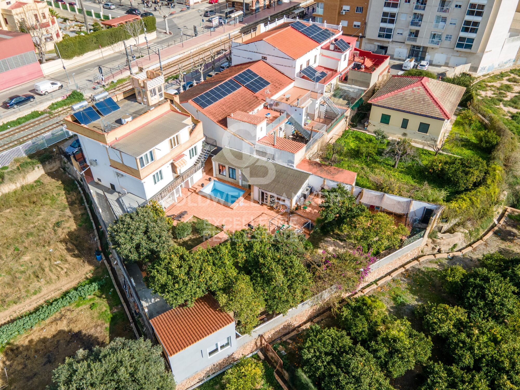 Tourist hostel with tourist license and 10% roi in Valencia.