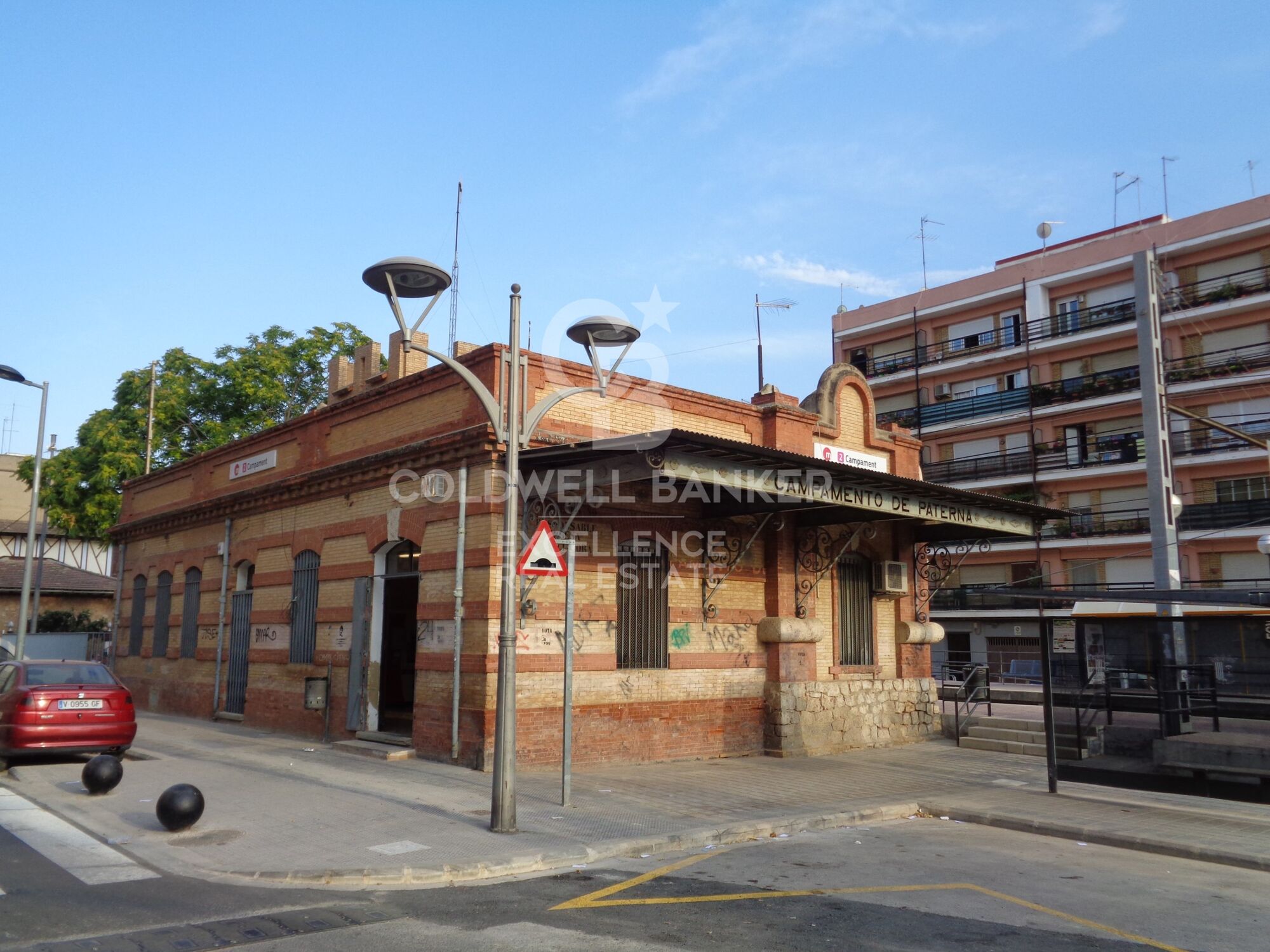 Tourist hostel with tourist license and 10% roi in Valencia.