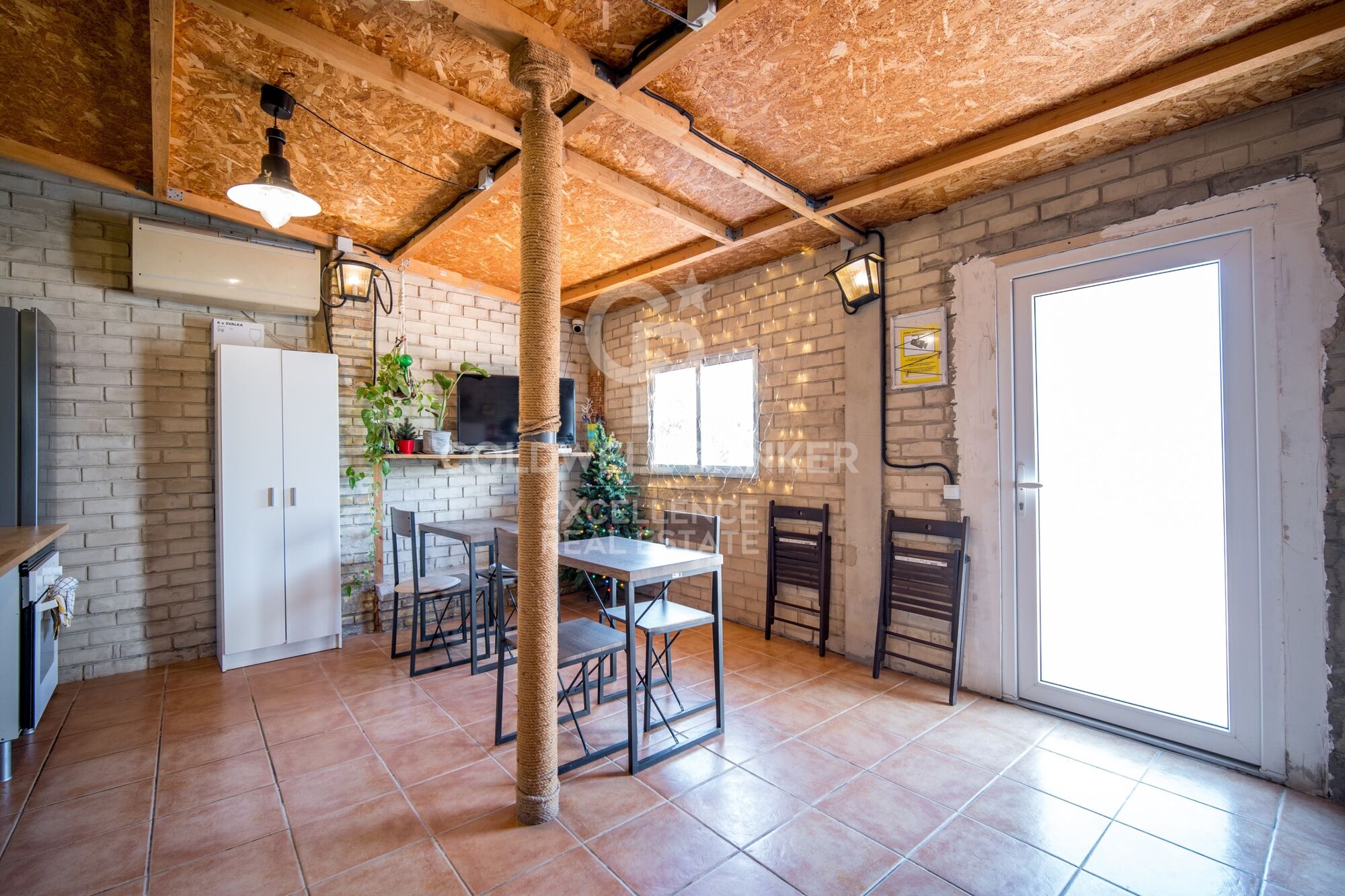 Tourist hostel with tourist license and 10% roi in Valencia.