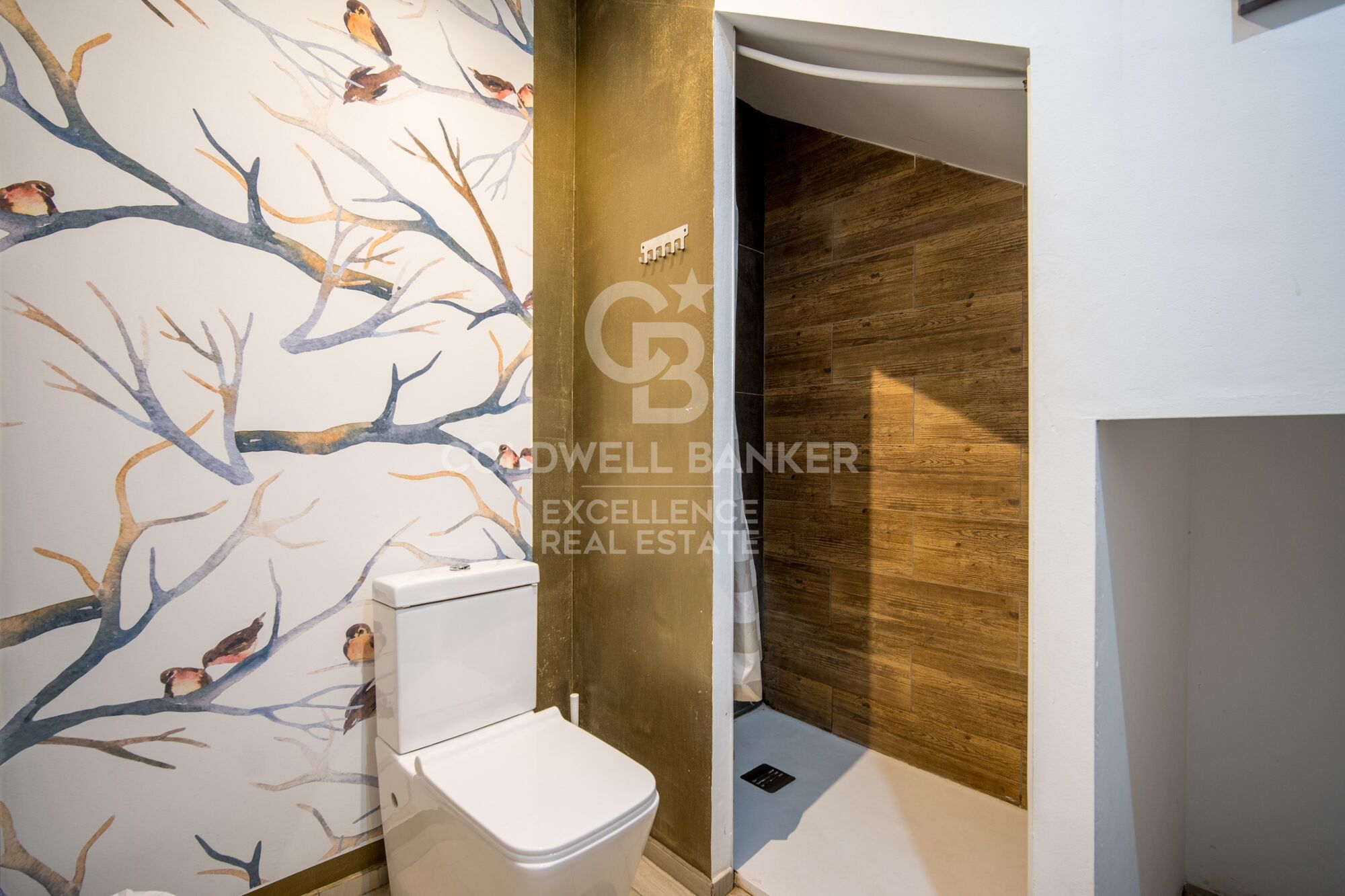 Hostal con licencia turística y rentabilidad del 10% en Valencia.