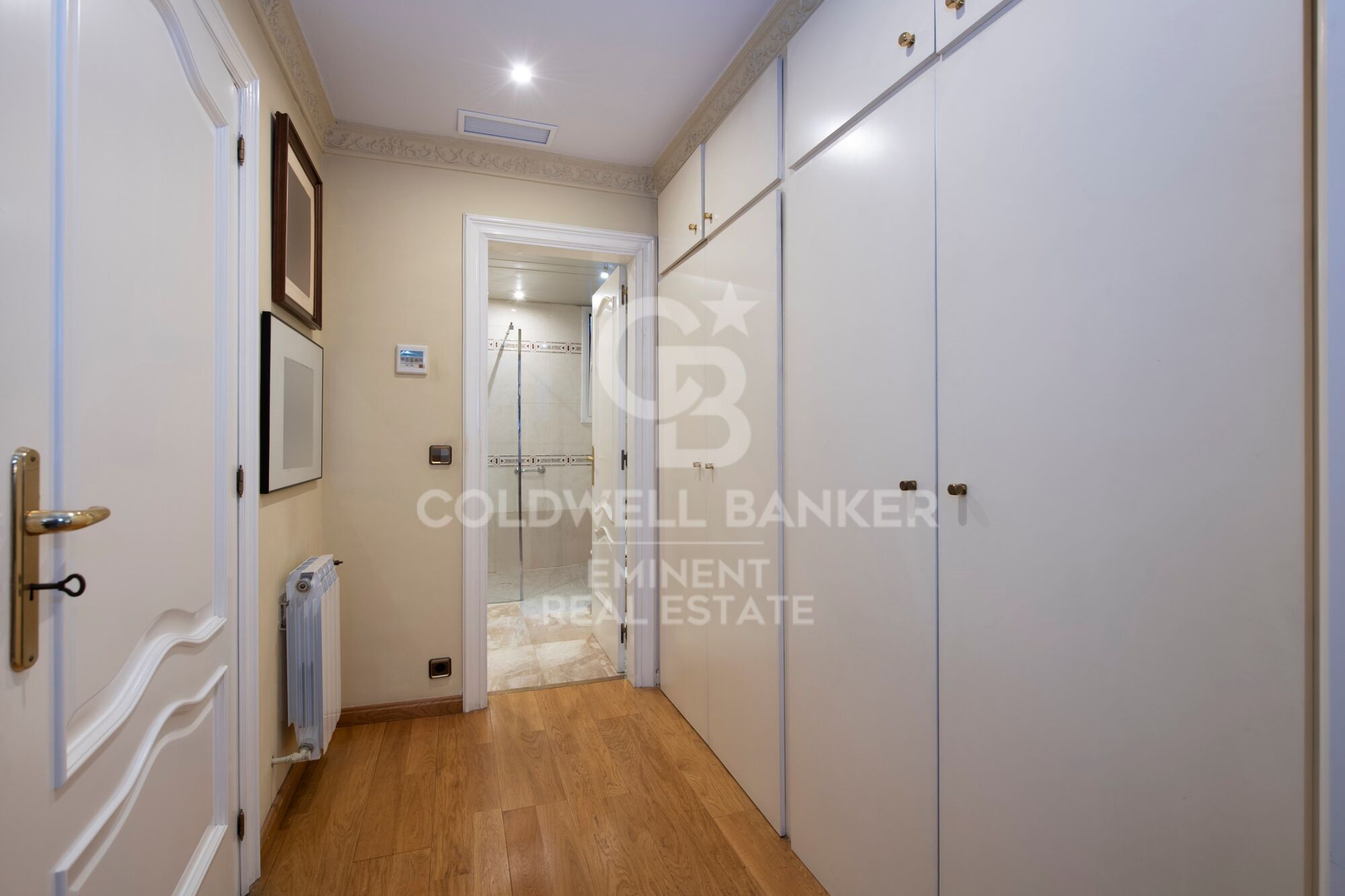 Magnificent property in Turó Park with parking space.