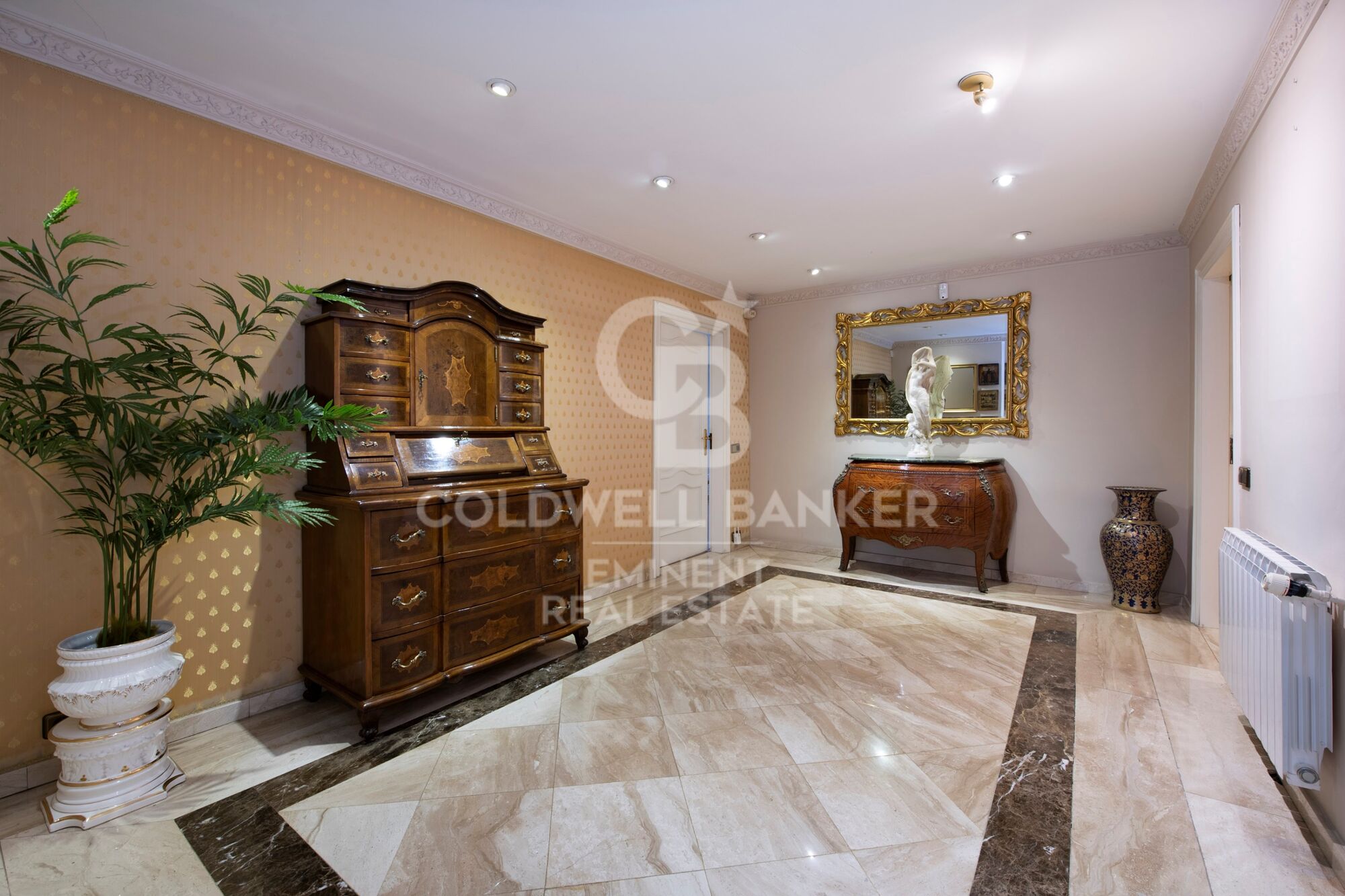 Magnificent property in Turó Park with parking space.