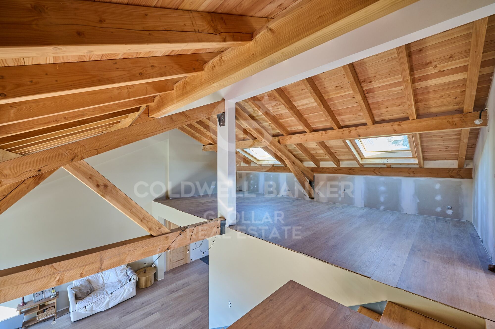 Casa independiente con jardín y vistas