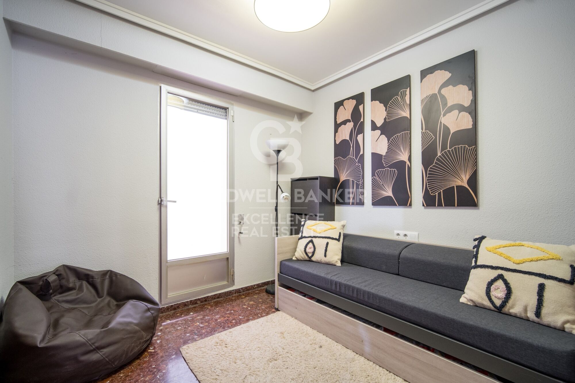Property Next to the Turia Gardens - 110 m² with Balcony and 4 Bedrooms