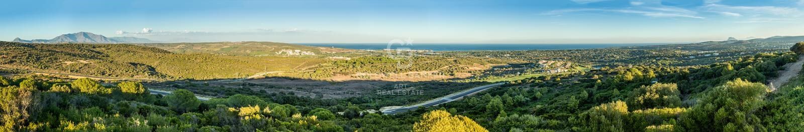 Sieben einzigartige Grundstücke mit herrlichem Blick auf die Küste von Sotogrande