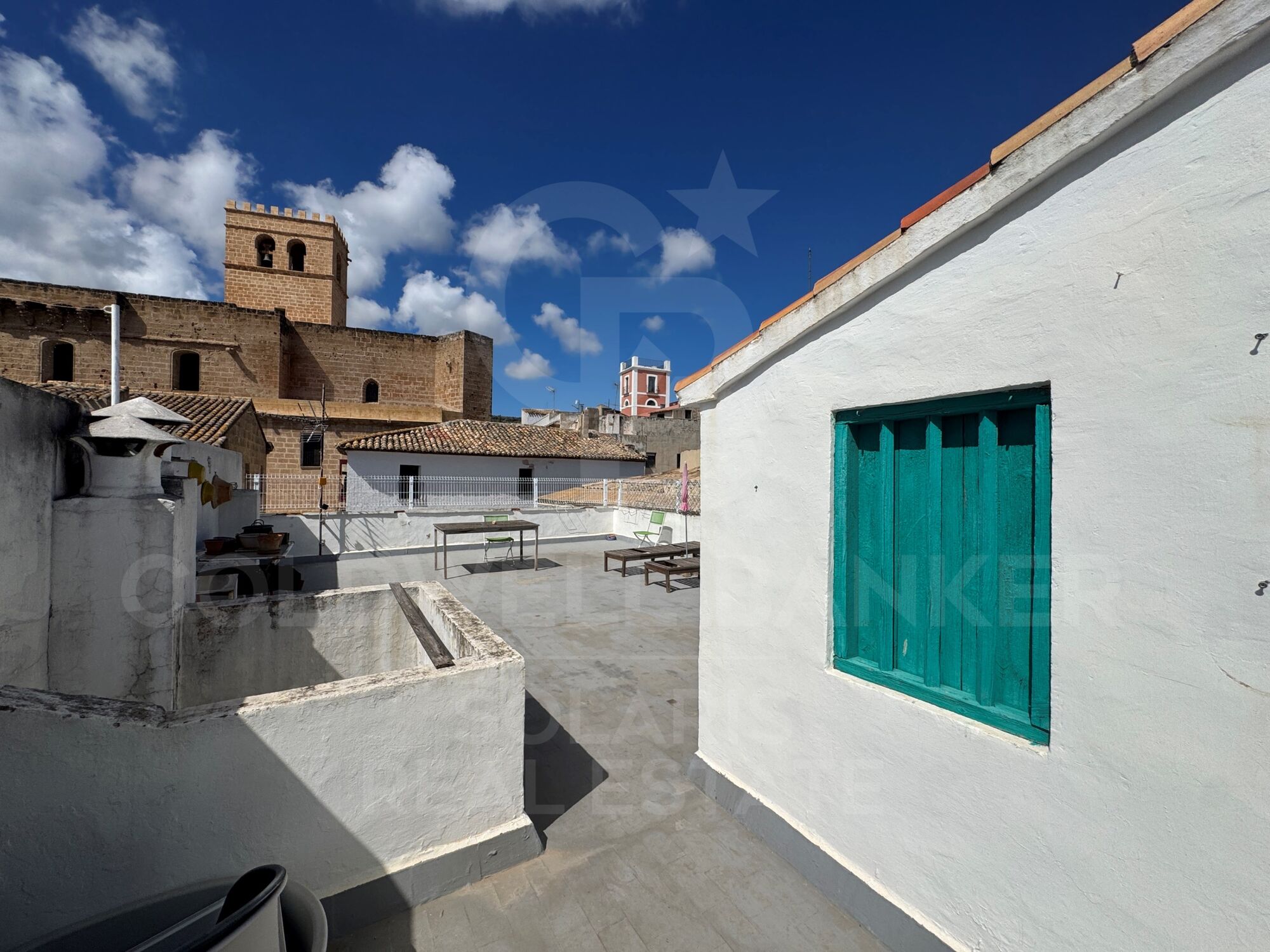 Haus im historischen Zentrum von Jávea für Boutique Hotel mit Dachterrasse mit Blick auf das Meer