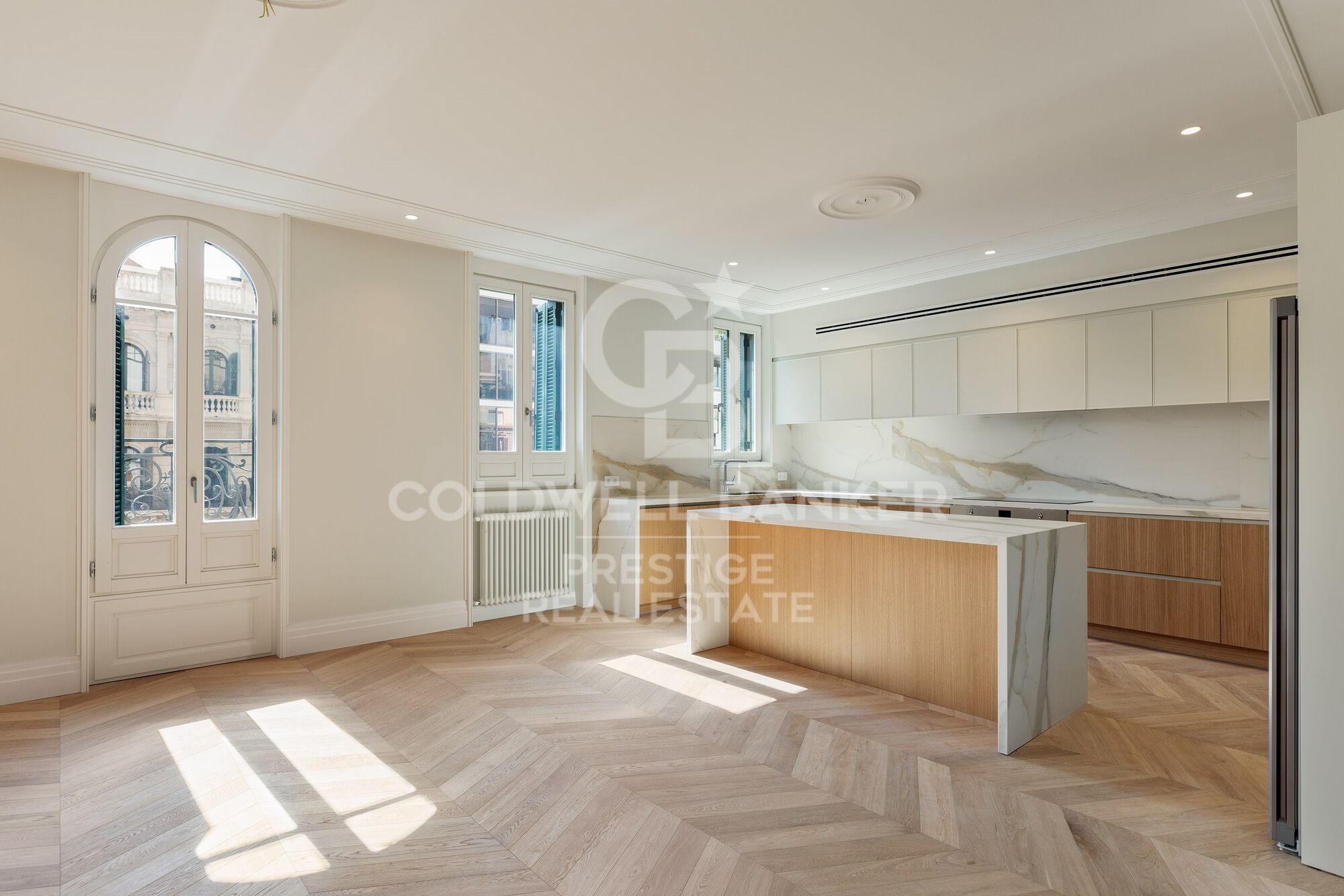 Luxury penthouse with terrace for sale in Barcelona