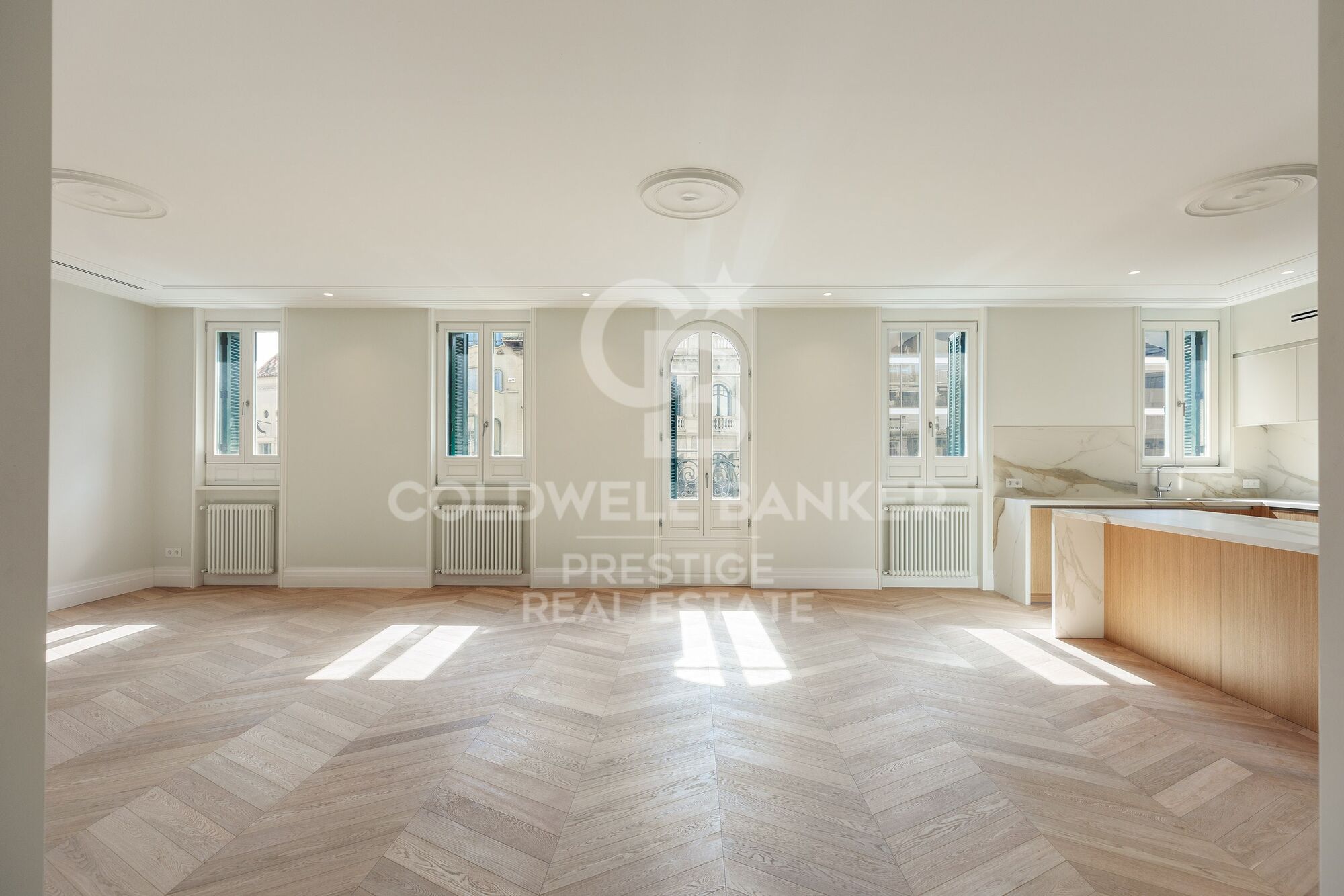 Luxury penthouse with terrace for sale in Barcelona