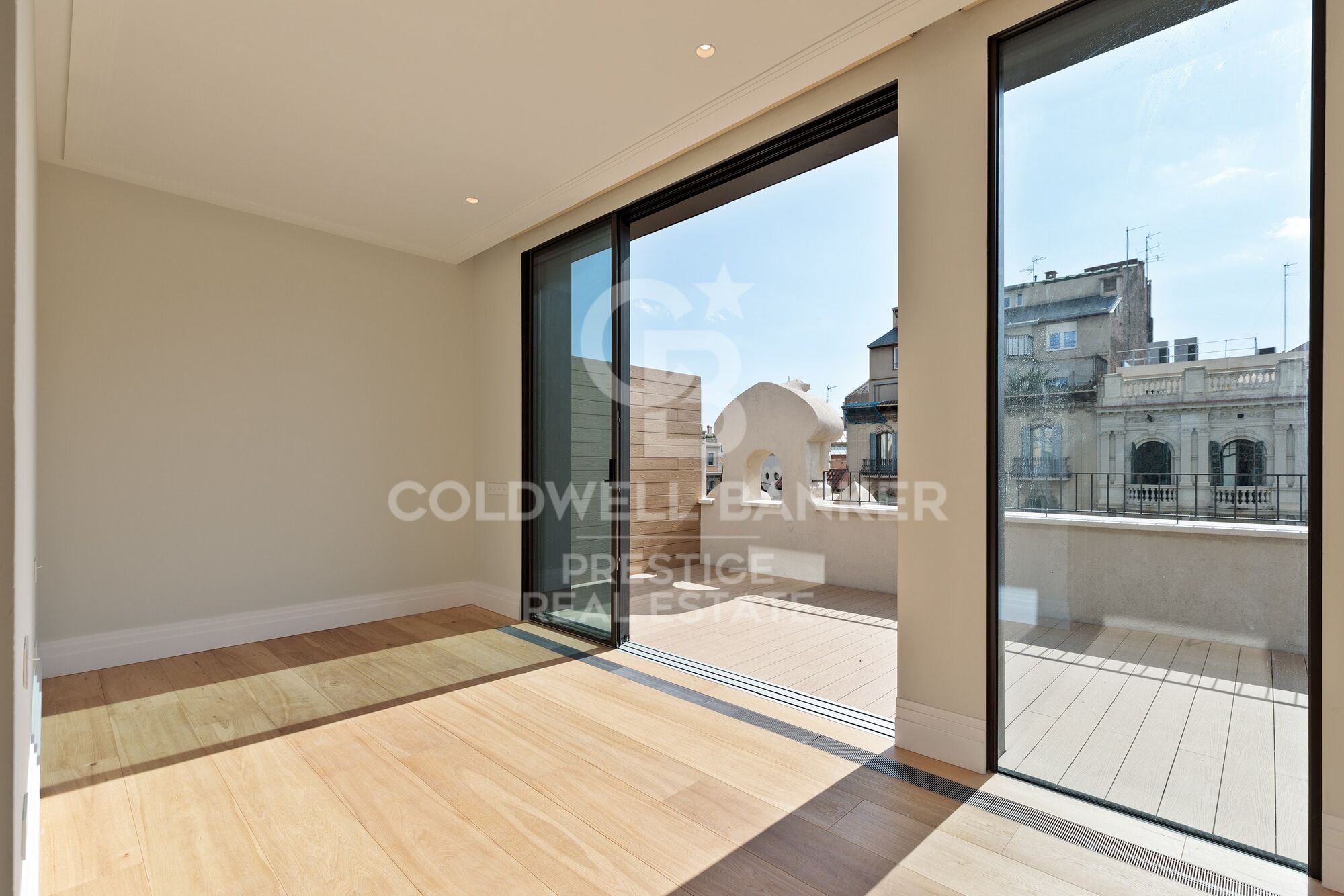 Luxury penthouse with terrace for sale in Barcelona