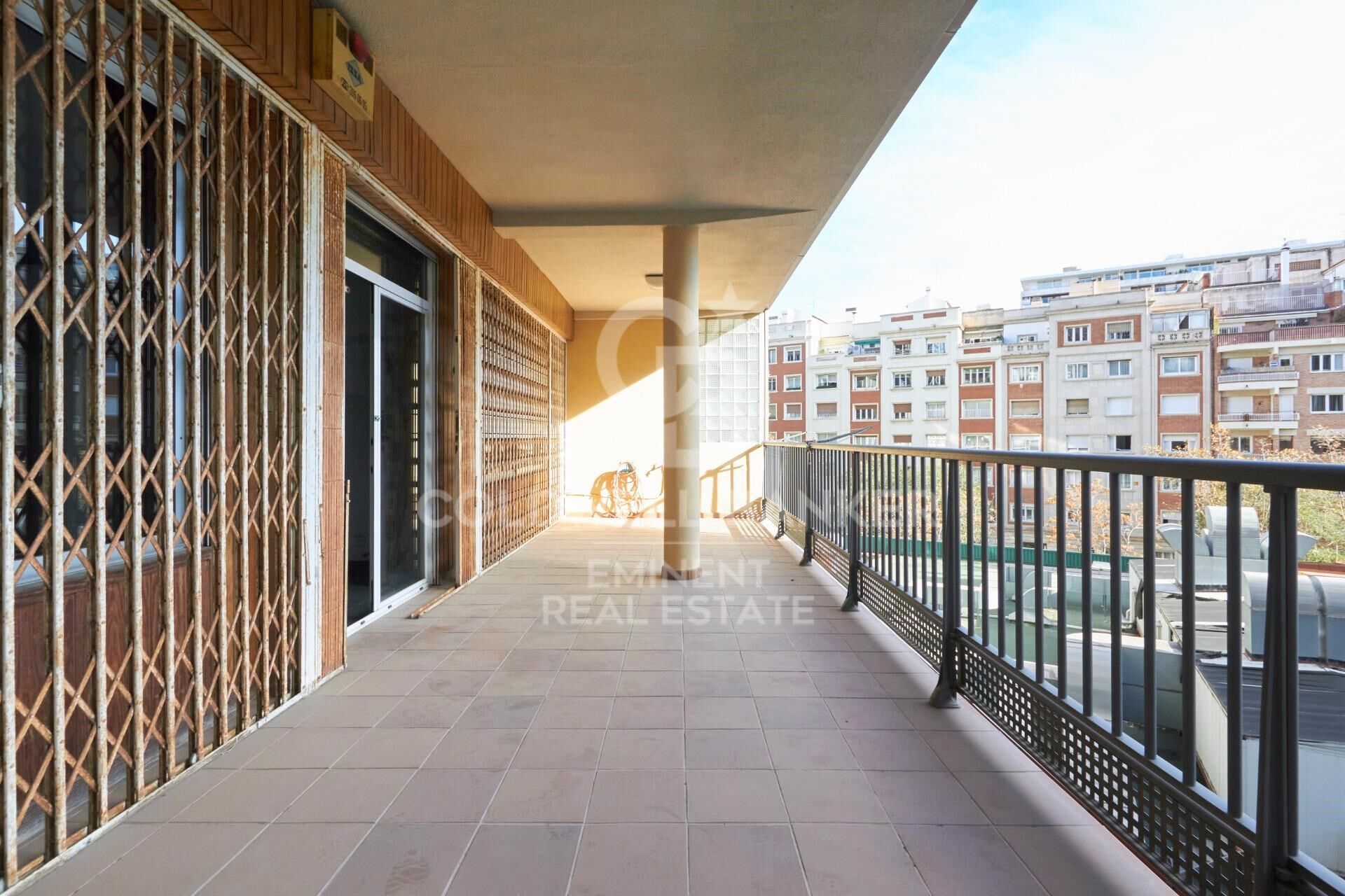 Flat 4 Bedrooms Sale Barcelona