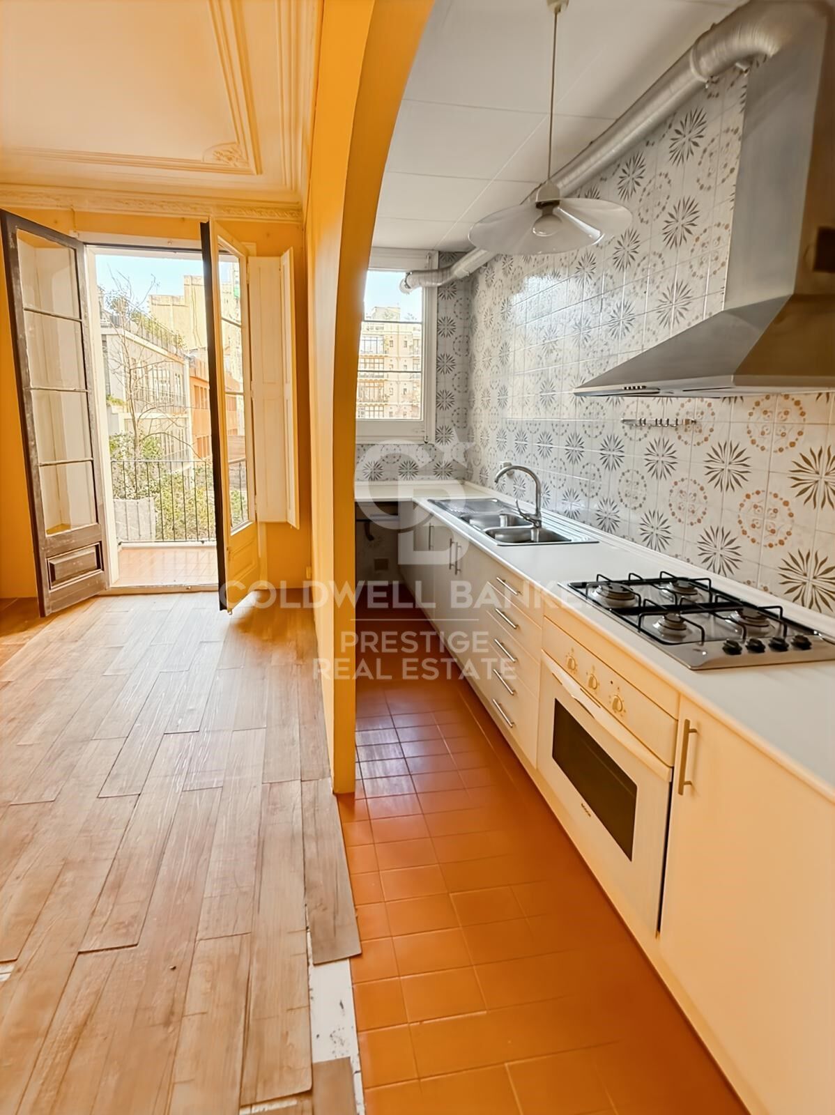 Appartement à rénover avec un grand potentiel à côté de la Rambla Catalunya
