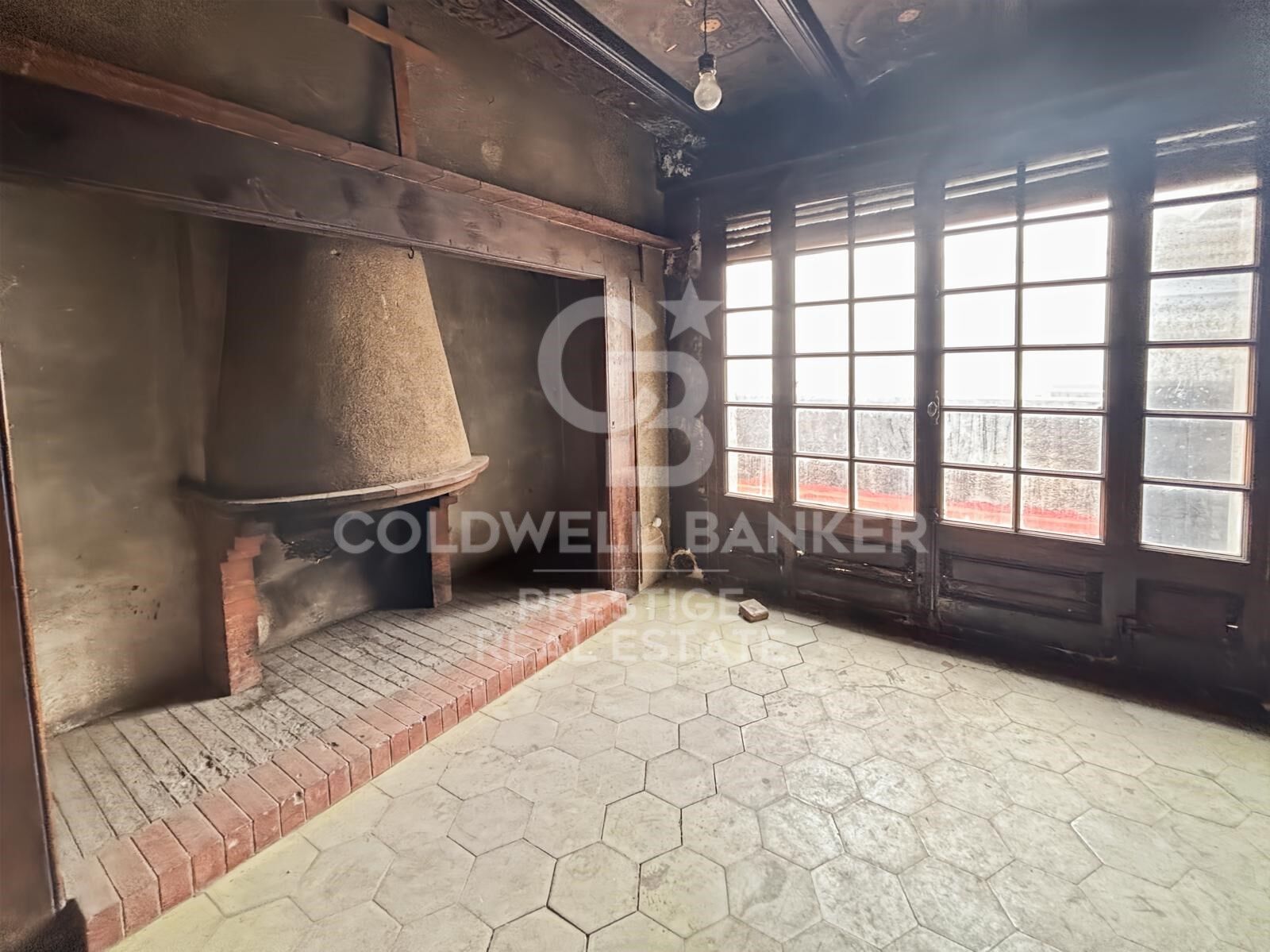 Penthouse duplex to renovate at the corner of Rambla Catalunya