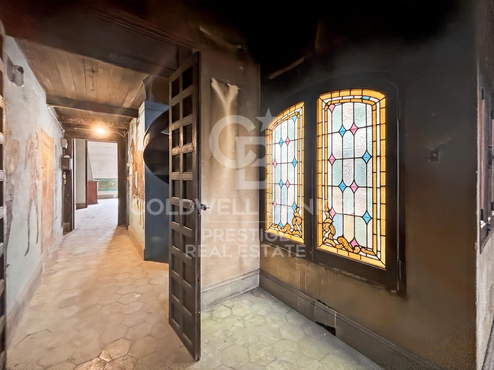 Penthouse duplex to renovate at the corner of Rambla Catalunya