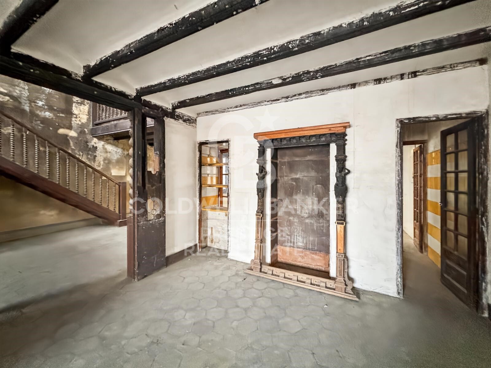 Penthouse duplex to renovate at the corner of Rambla Catalunya