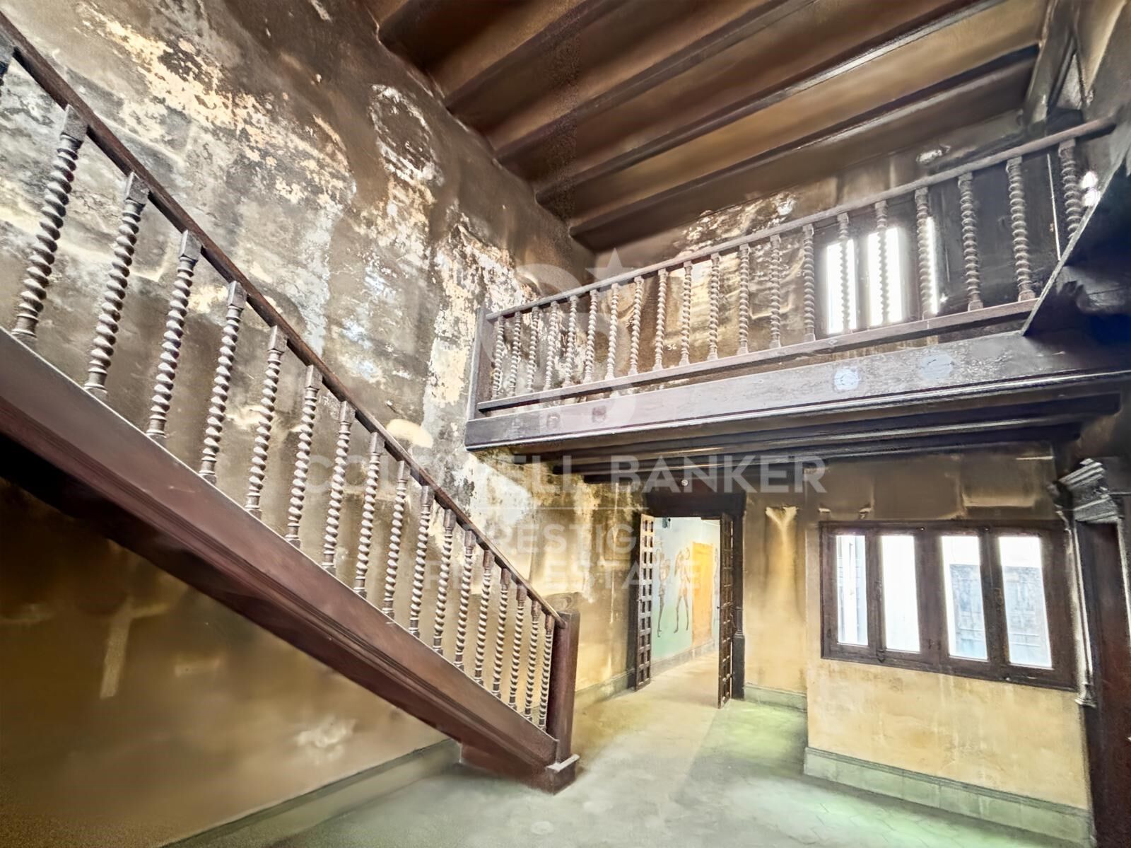 Penthouse duplex to renovate at the corner of Rambla Catalunya