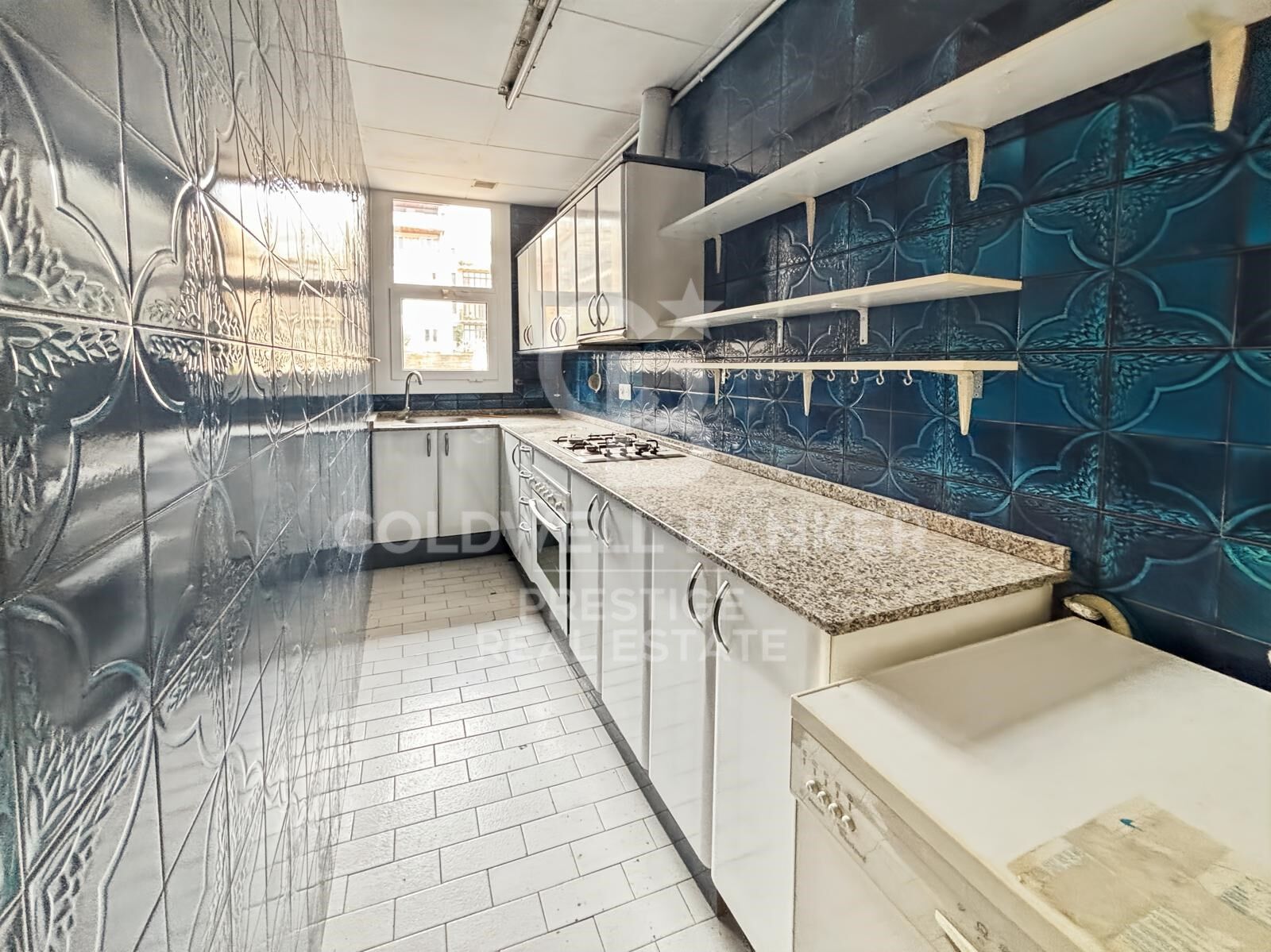 Penthouse duplex to renovate at the corner of Rambla Catalunya