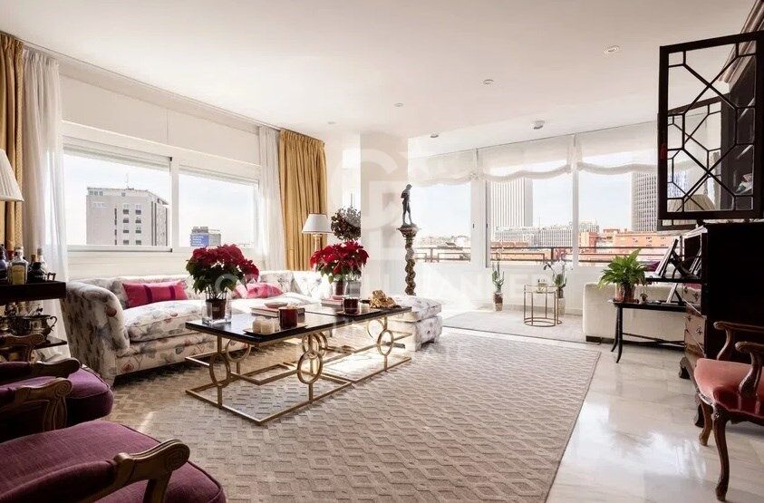 Spectacular luxury duplex in El Viso.