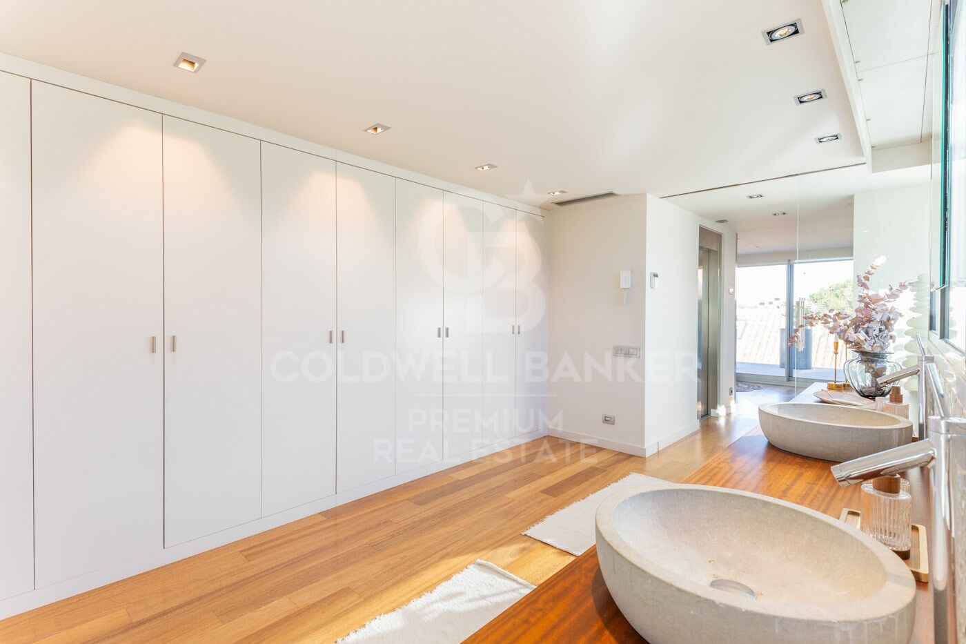 Spektäkulares haus, in dem der raum der protagonist ist