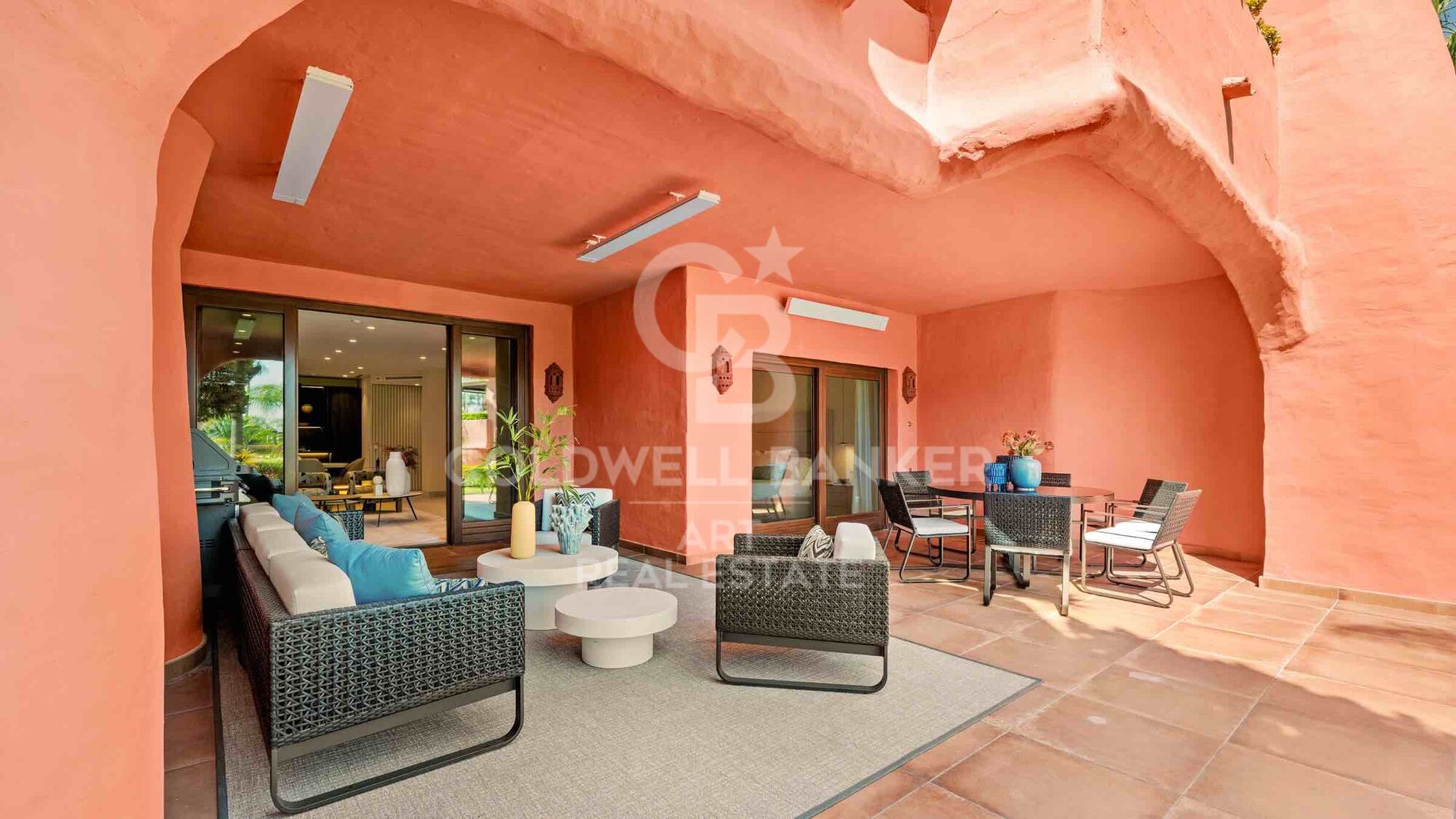 Exclusive ground floor apartment, located in the prestigious New Golden Mile area