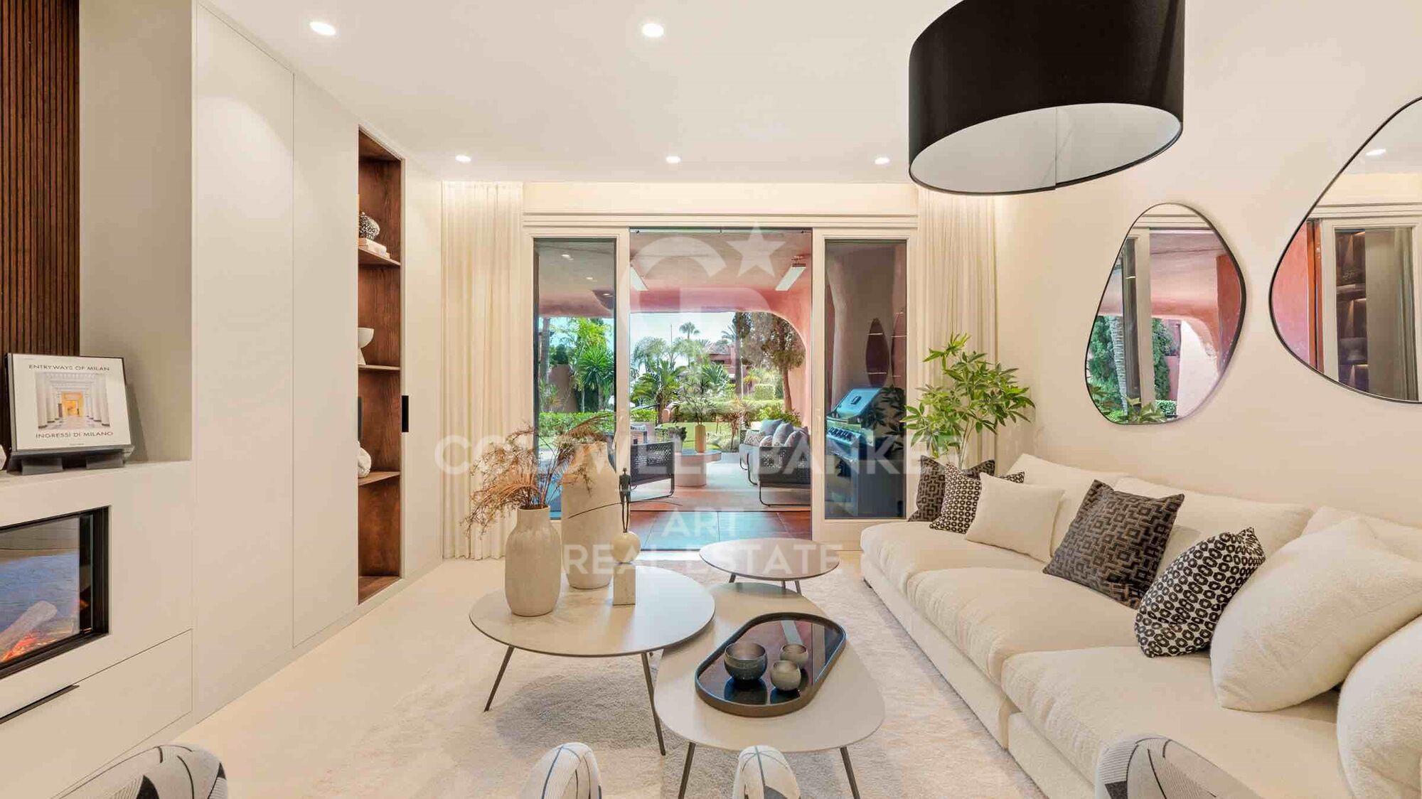 Exclusive ground floor apartment, located in the prestigious New Golden Mile area