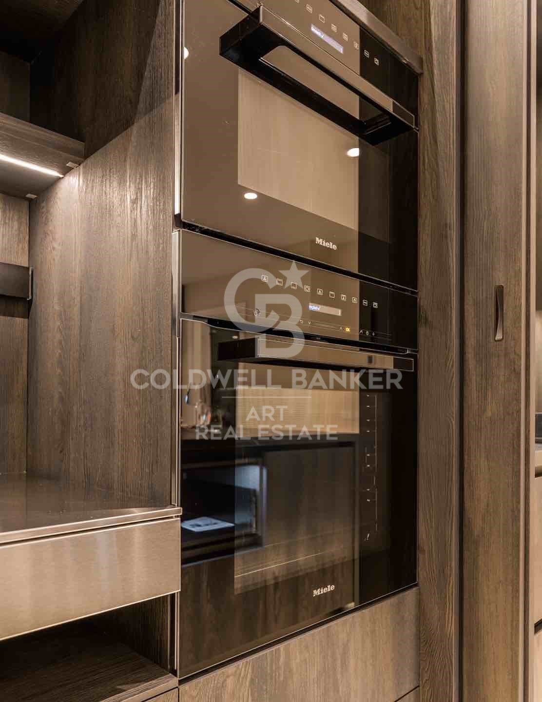 Exclusive ground floor apartment, located in the prestigious New Golden Mile area