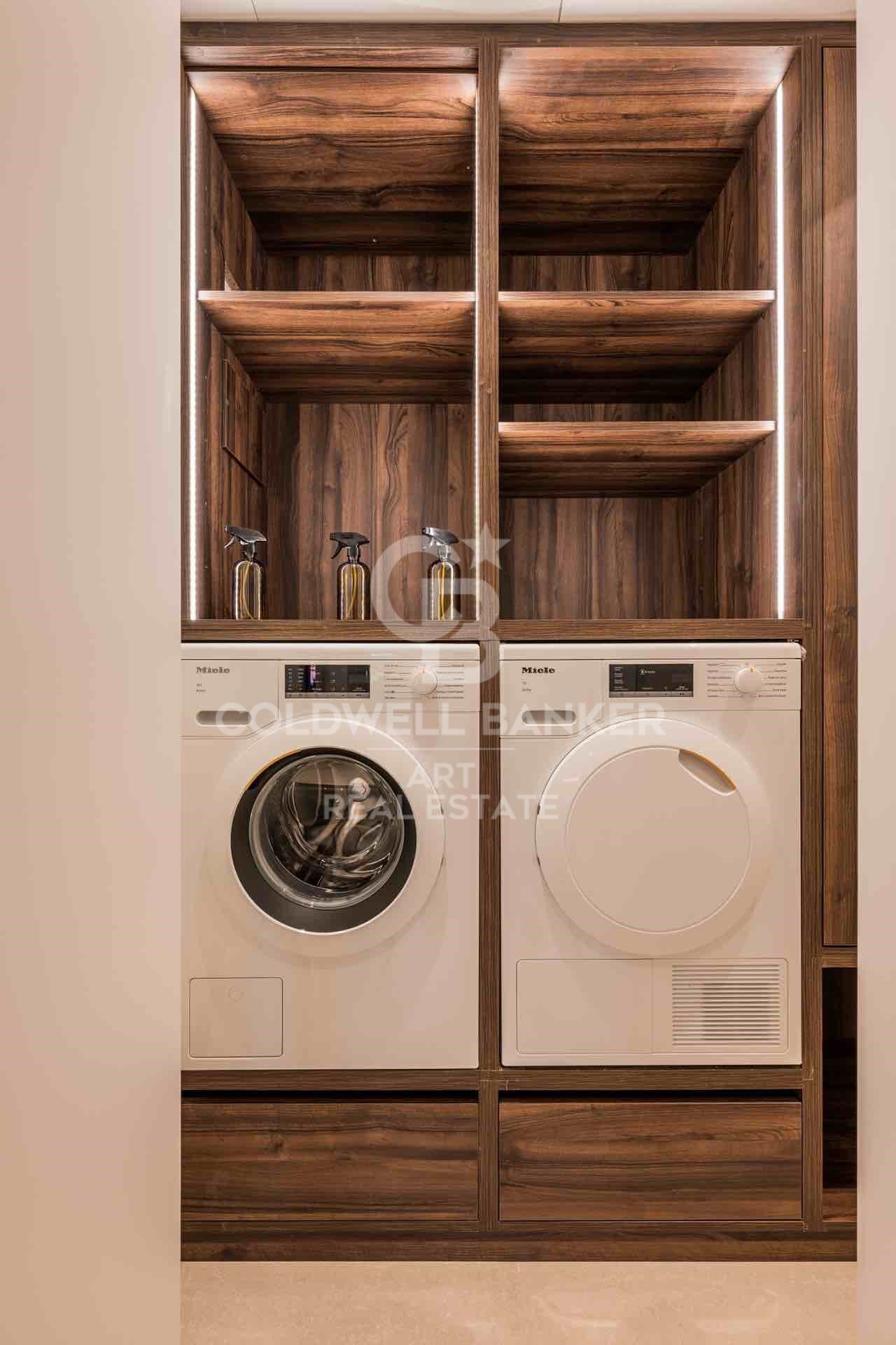 Exclusivo apartamento en planta baja, ubicado en la prestigiosa zona de New Golden Mile