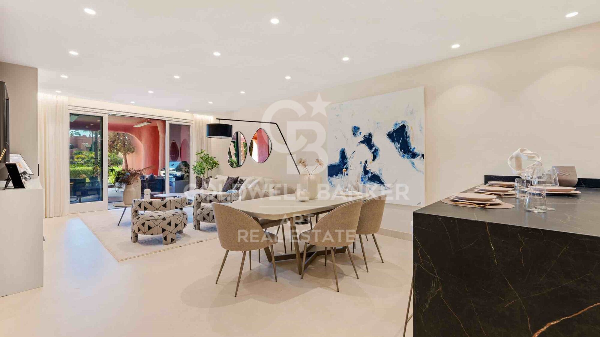 Exclusive ground floor apartment, located in the prestigious New Golden Mile area