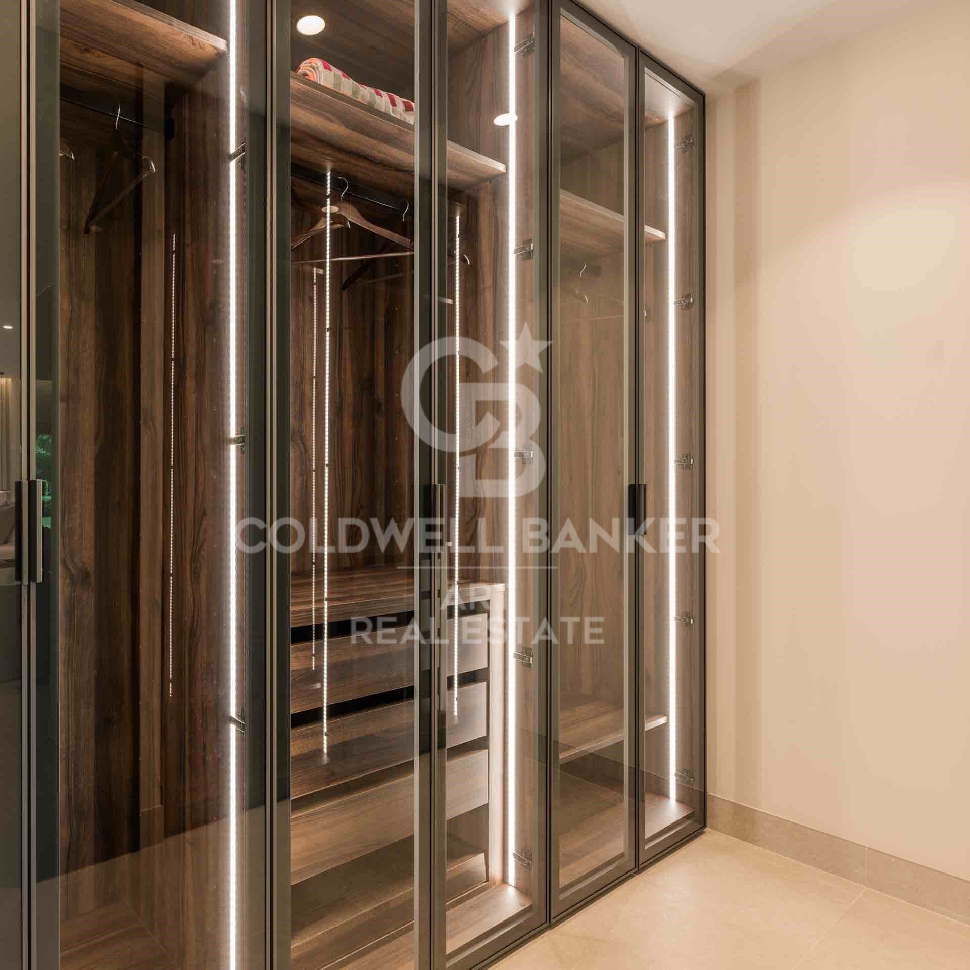 Appartement exclusif au rez-de-chaussée, situé dans le prestigieux quartier du New Golden Mile