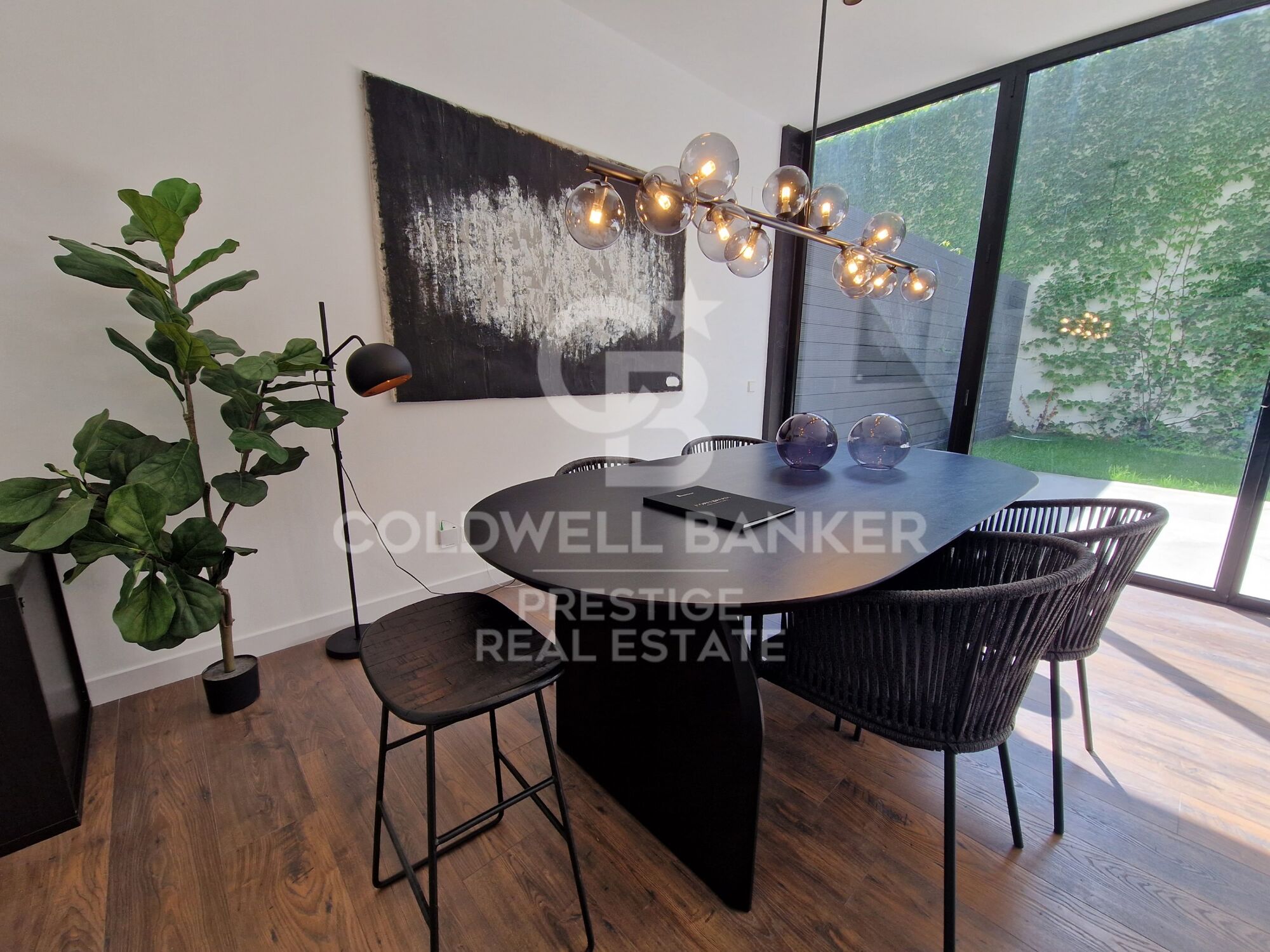 Loft de lujo en venta con jardín de 86m2 en edificio emblemático recién renovado.