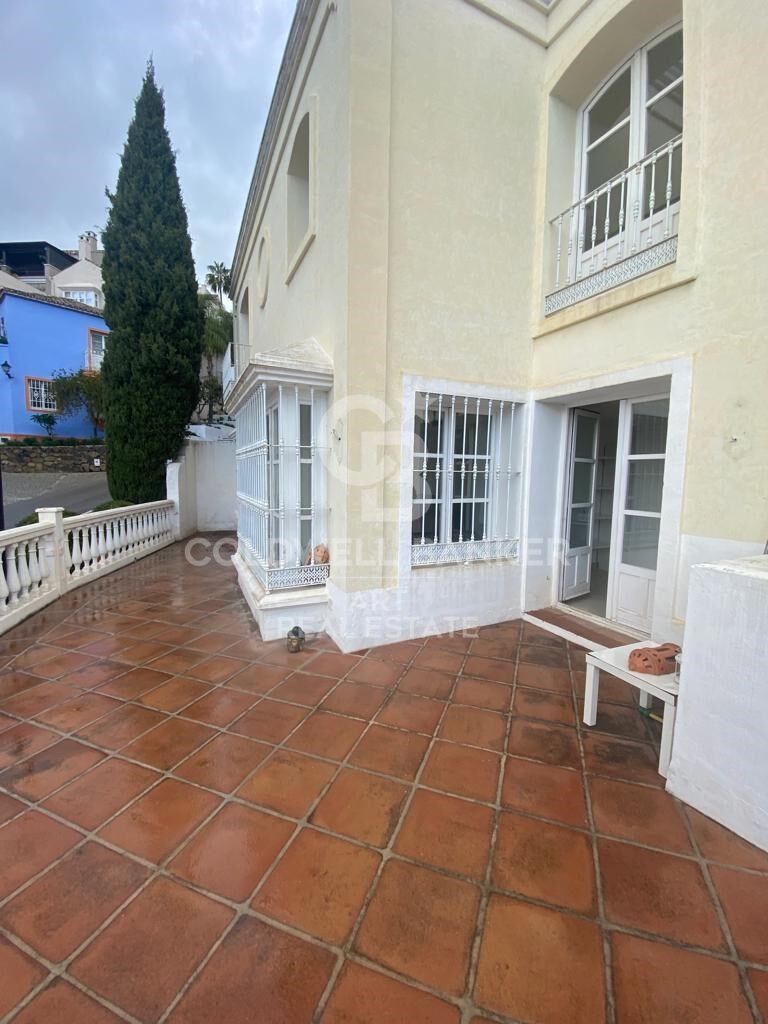 Charmante Maison de Ville à La Perla de la Heredia, Benahavís