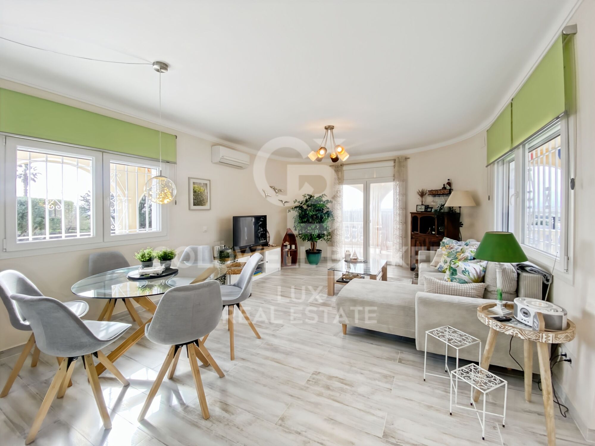 House in Palau Saverdera with a tourist license and pool